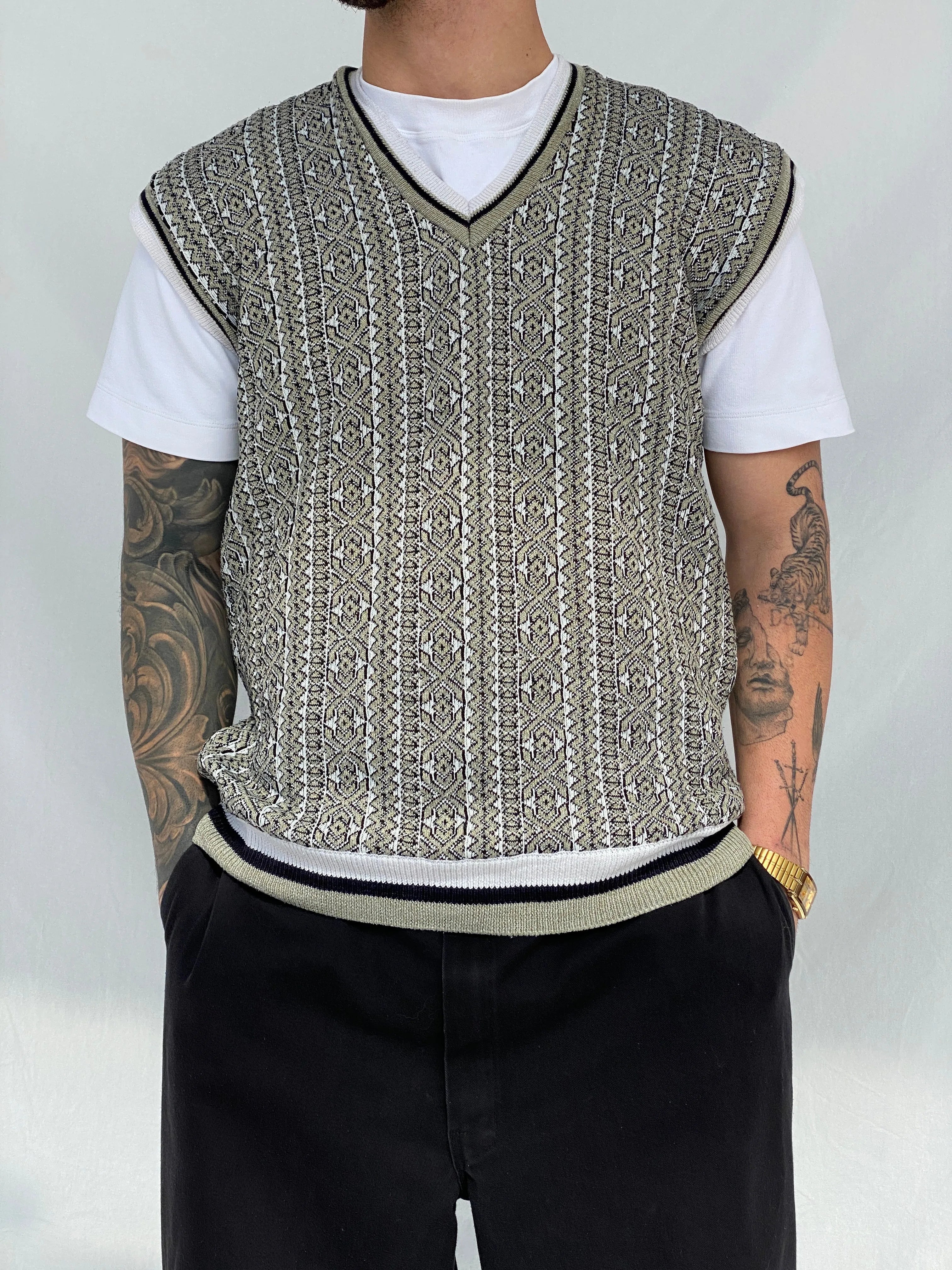 Vintage Men’s Casual V-Neck Patterned Striped Knitted Vest - M - Balagan Vintage Vest 90s, Hamza, men, streetwear, vest, vintage, winter