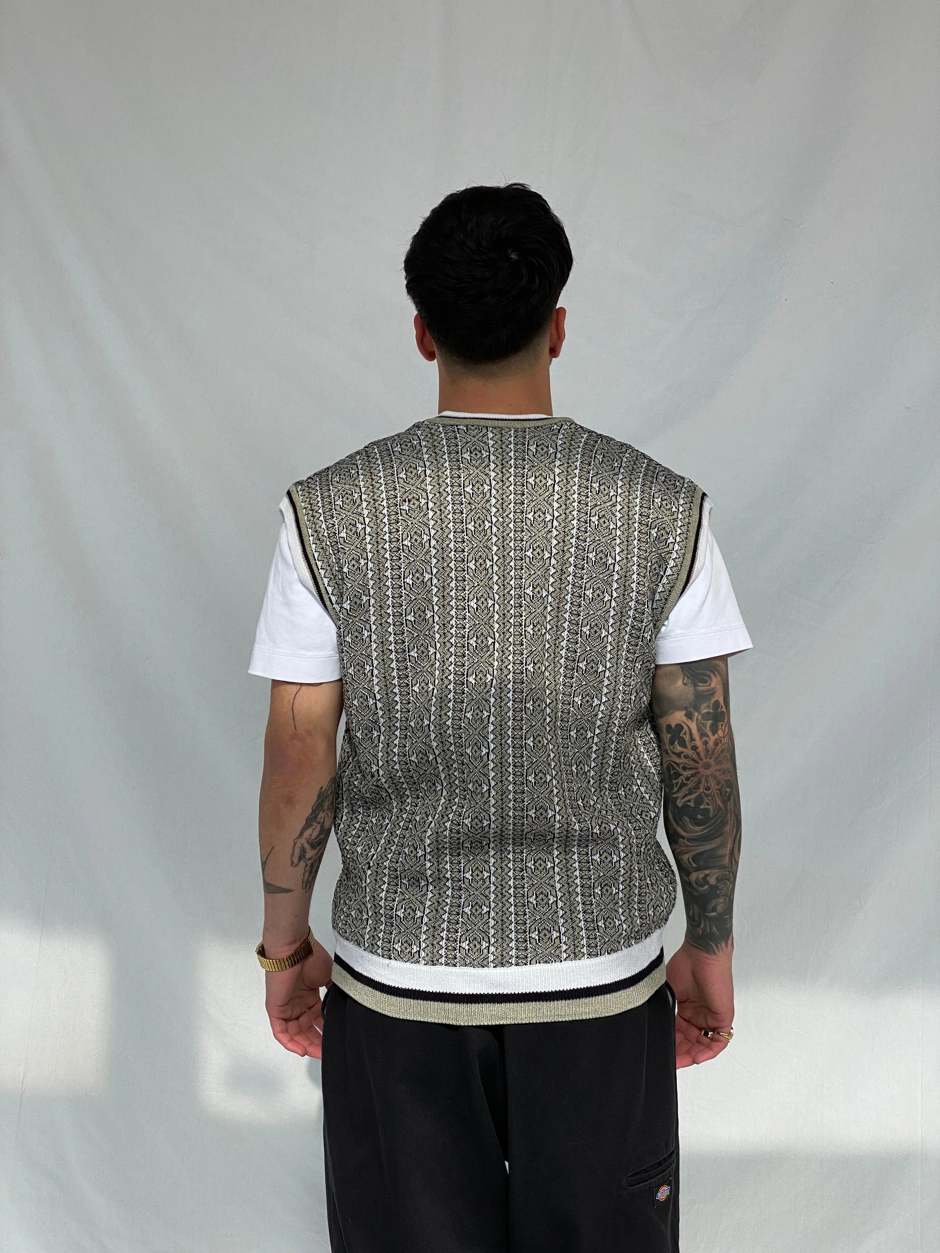 Vintage Men’s Casual V-Neck Patterned Striped Knitted Vest - M - Balagan Vintage Vest 90s, Hamza, men, streetwear, vest, vintage, winter