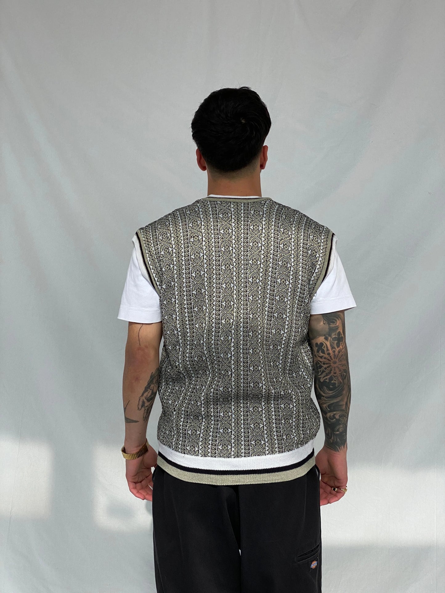 Vintage Men’s Casual V-Neck Patterned Striped Knitted Vest - M - Balagan Vintage Vest 90s, Hamza, men, streetwear, vest, vintage, winter