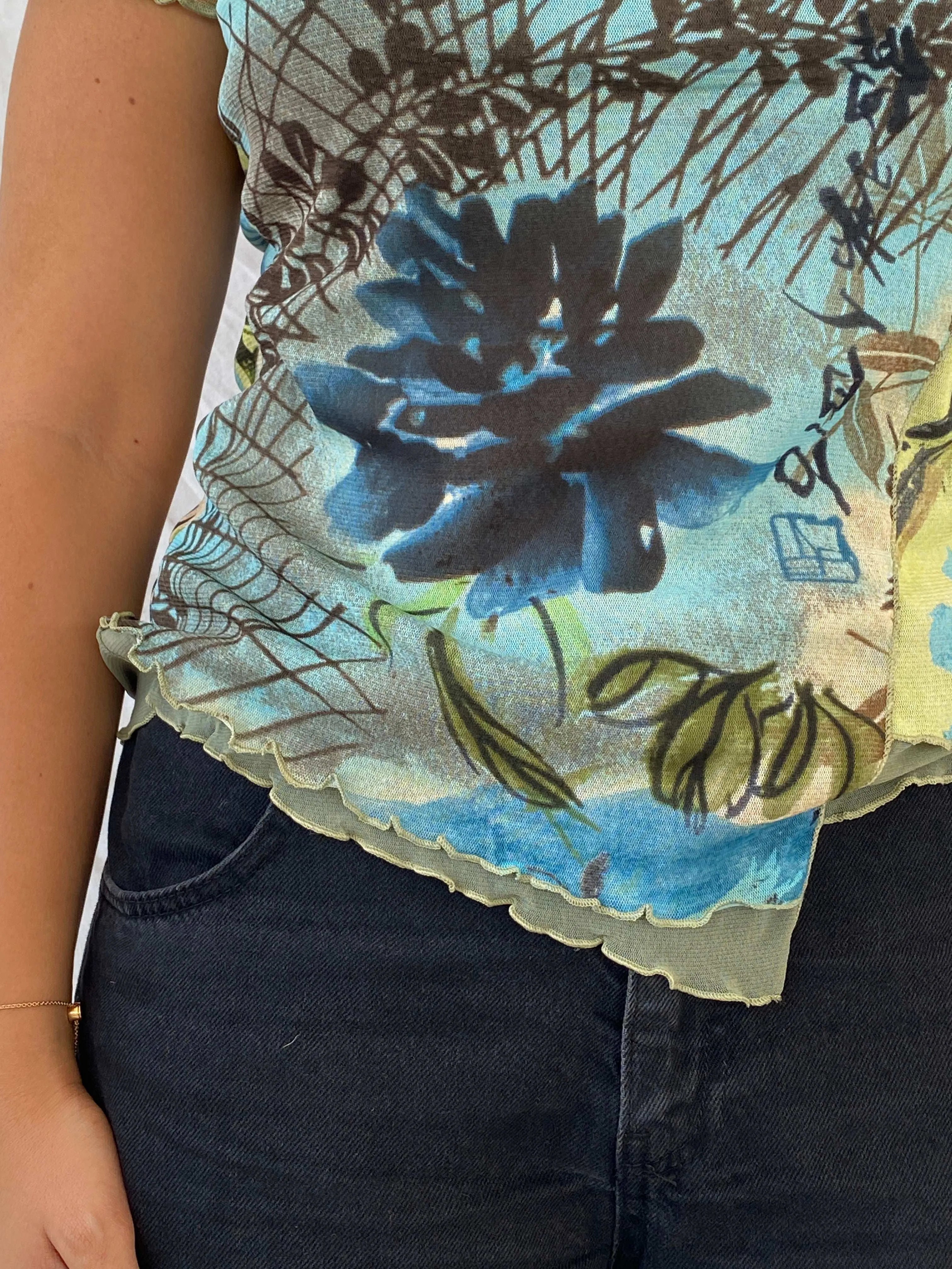 Vintage Nina Kalio Floral Green Mesh Top Size XL - Balagan Vintage Half Sleeve Top 00s, 90s, Dina, floral mesh, floral top, mesh