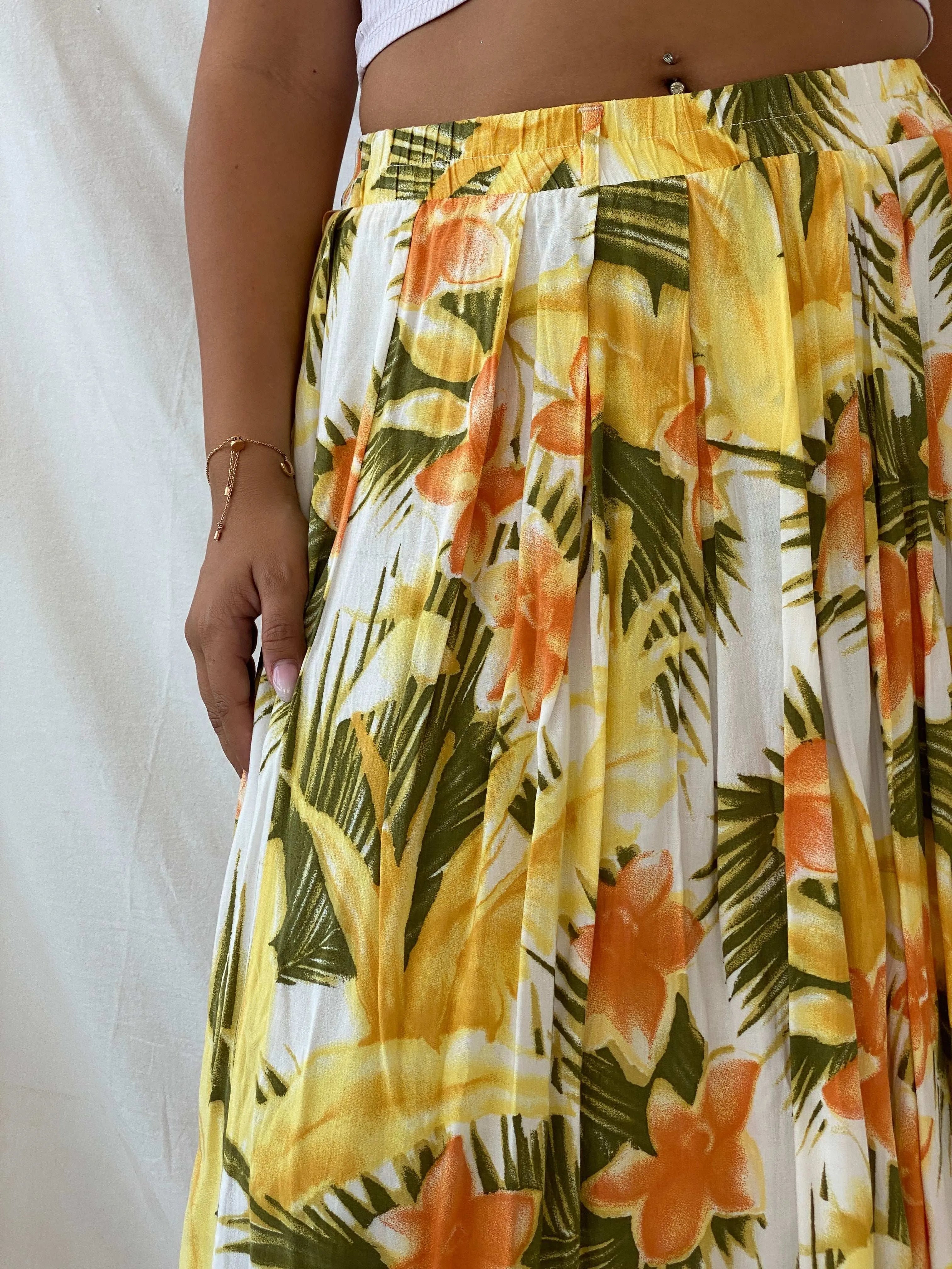 Vintage Orange & Yellow Tropical Print Midi Skirt - L - Balagan Vintage Midi Skirt 00s, 90s, Deals, Dina, floral skirt, midi skirt, women skirt