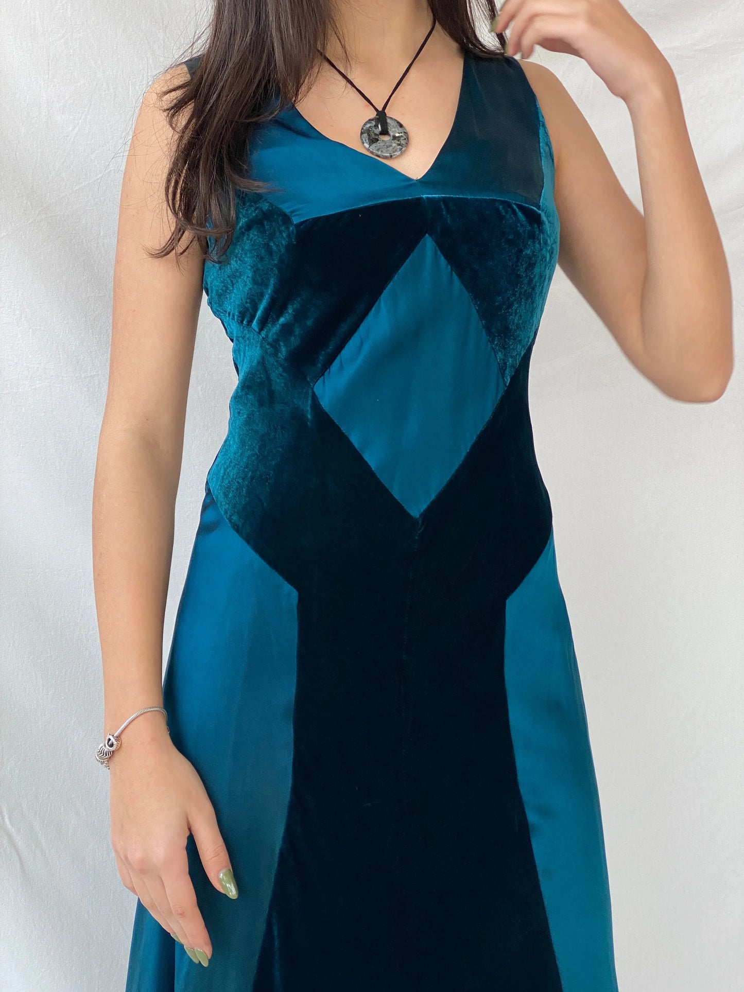 Vintage Phase Eight Green Silk Velvet Blend Midi Sleeveless Dress - M - Balagan Vintage Midi Dress 00s dress, dress, midi dress, Syntia, vintage dress, Wedding Guest