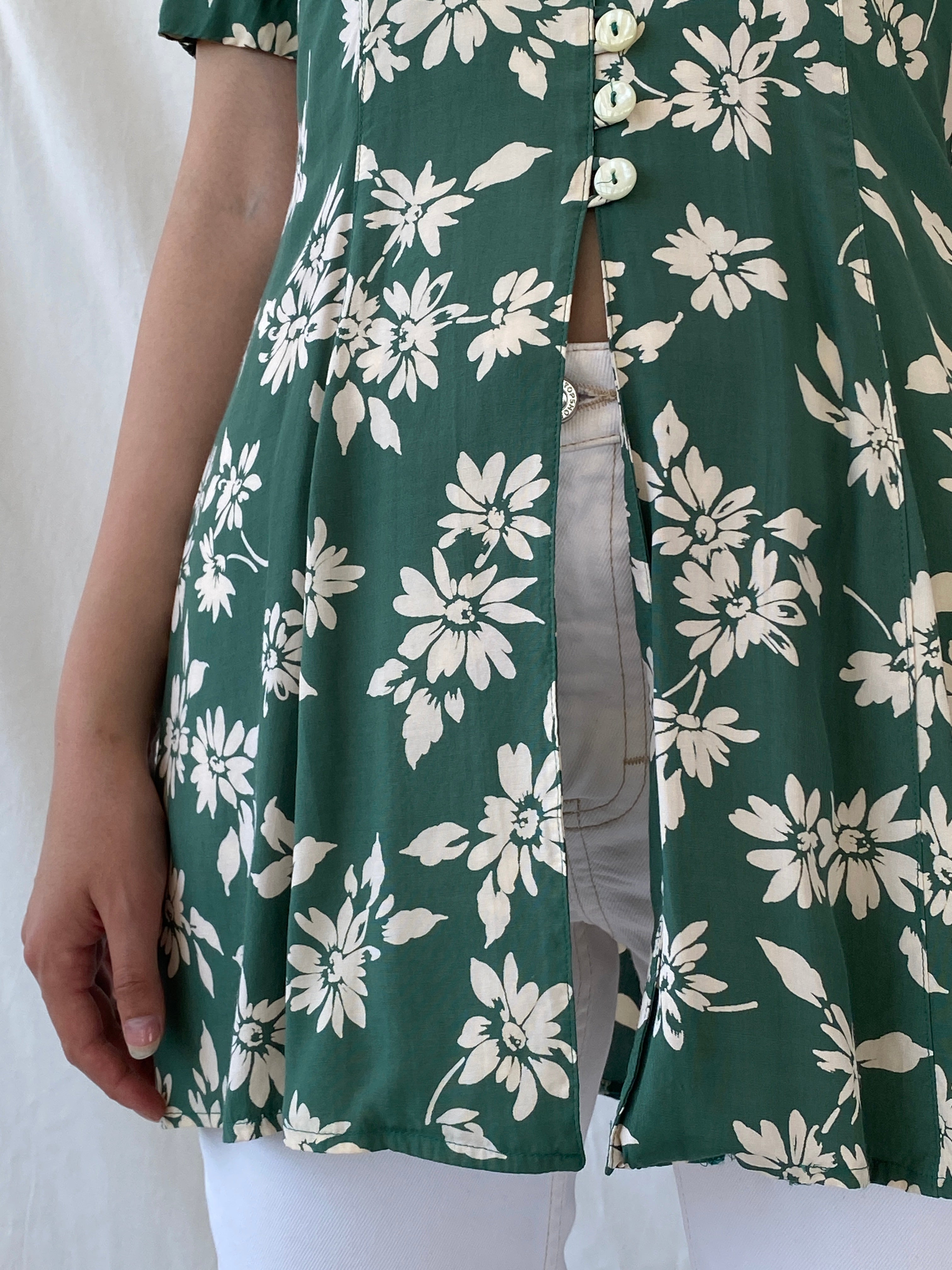 Vintage Promesse Floral Green Short Sleeve Coquette Long Cardigan Shirt - M - Balagan Vintage Half Sleeve Shirt 00s, Ayah, floral shirt, half sleeve shirt, NEW IN, shirt, women shirt