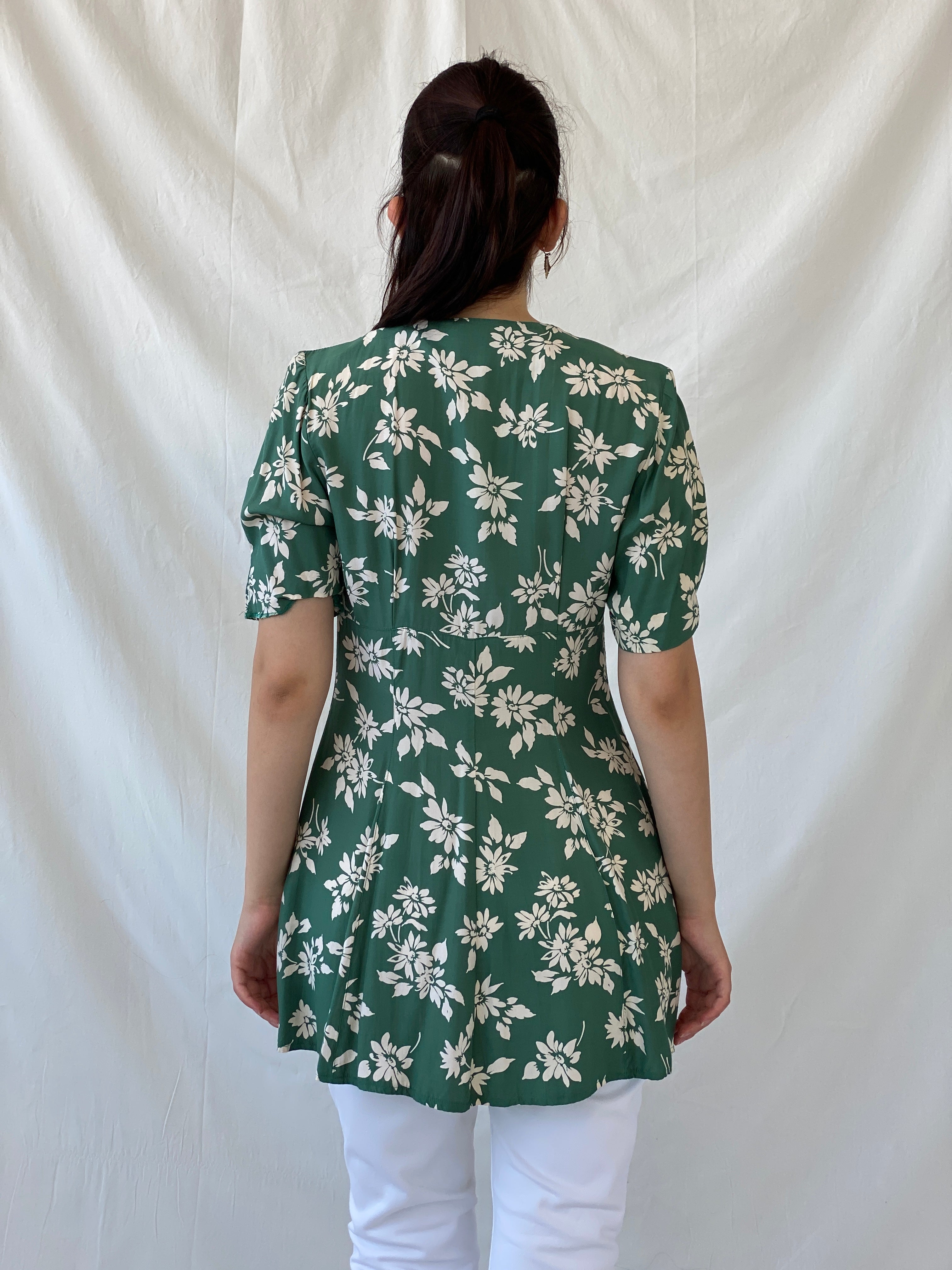 Vintage Promesse Floral Green Short Sleeve Coquette Long Cardigan Shirt - M - Balagan Vintage Half Sleeve Shirt 00s, Ayah, floral shirt, half sleeve shirt, NEW IN, shirt, women shirt