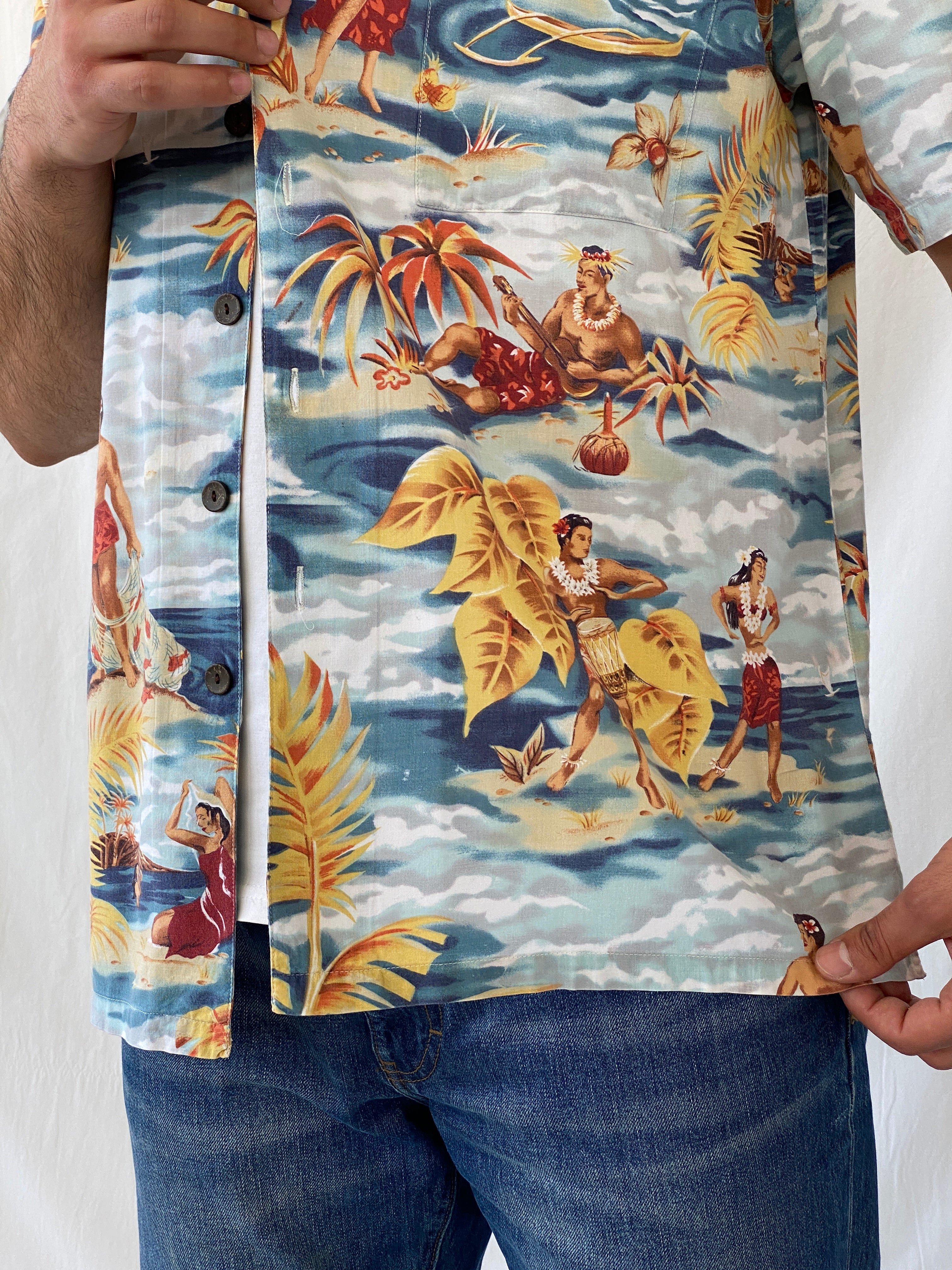Vintage Robert Stock Hula Dancers Printed Short Sleeve Hawaiian Button Up Men’s Shirt - L - Balagan Vintage Half Sleeve Shirt 90s, half sleeve shirt, Hawaiian shirt, mens shirt, NEW IN, printed shirt, Ramez, silk