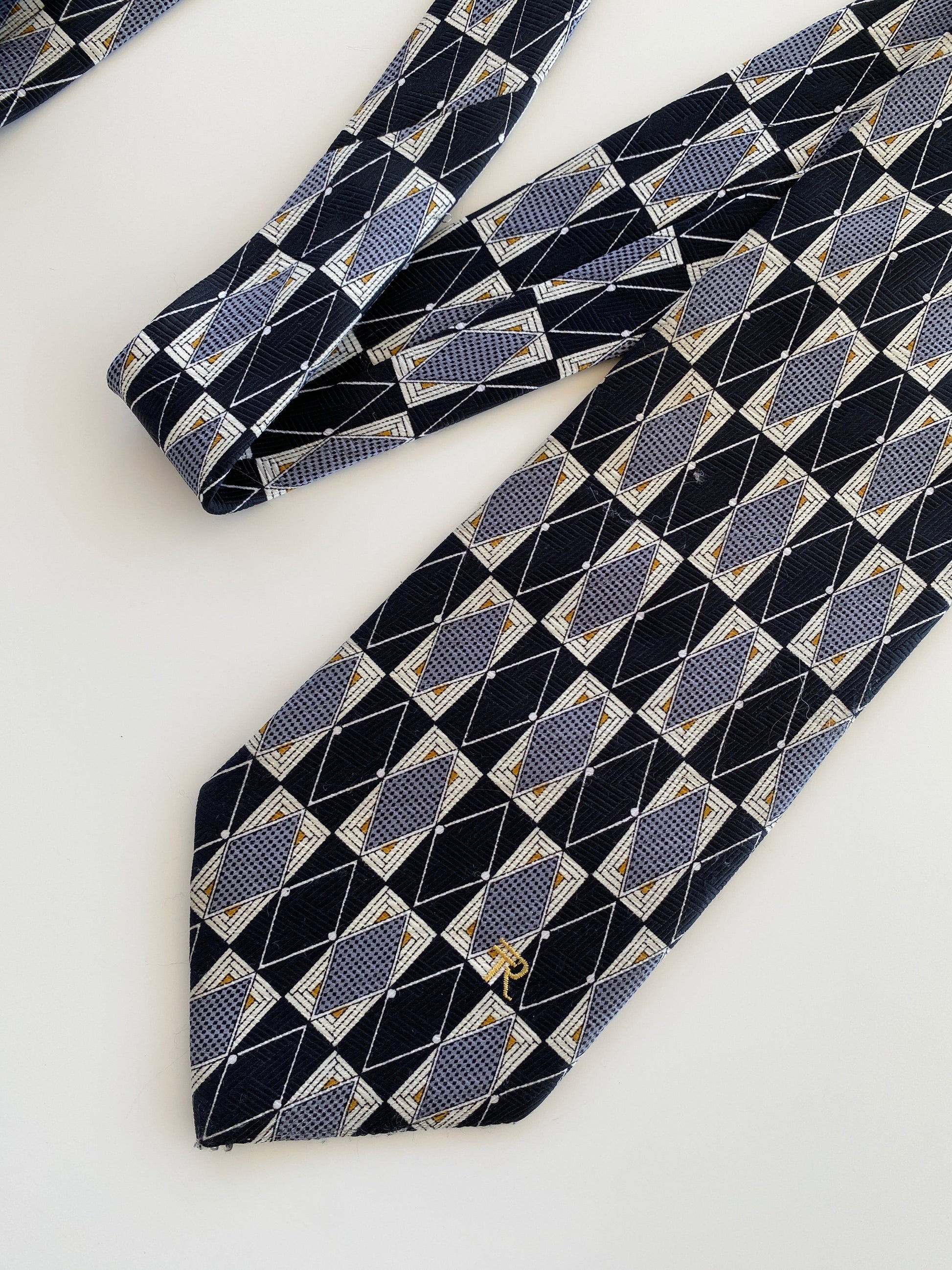 Vintage Tita Roni Abstract Geometric Print Men’s Neck Formal Tie - Balagan Vintage Ties geometric print, printed ties, tie, vintage, vintage ties