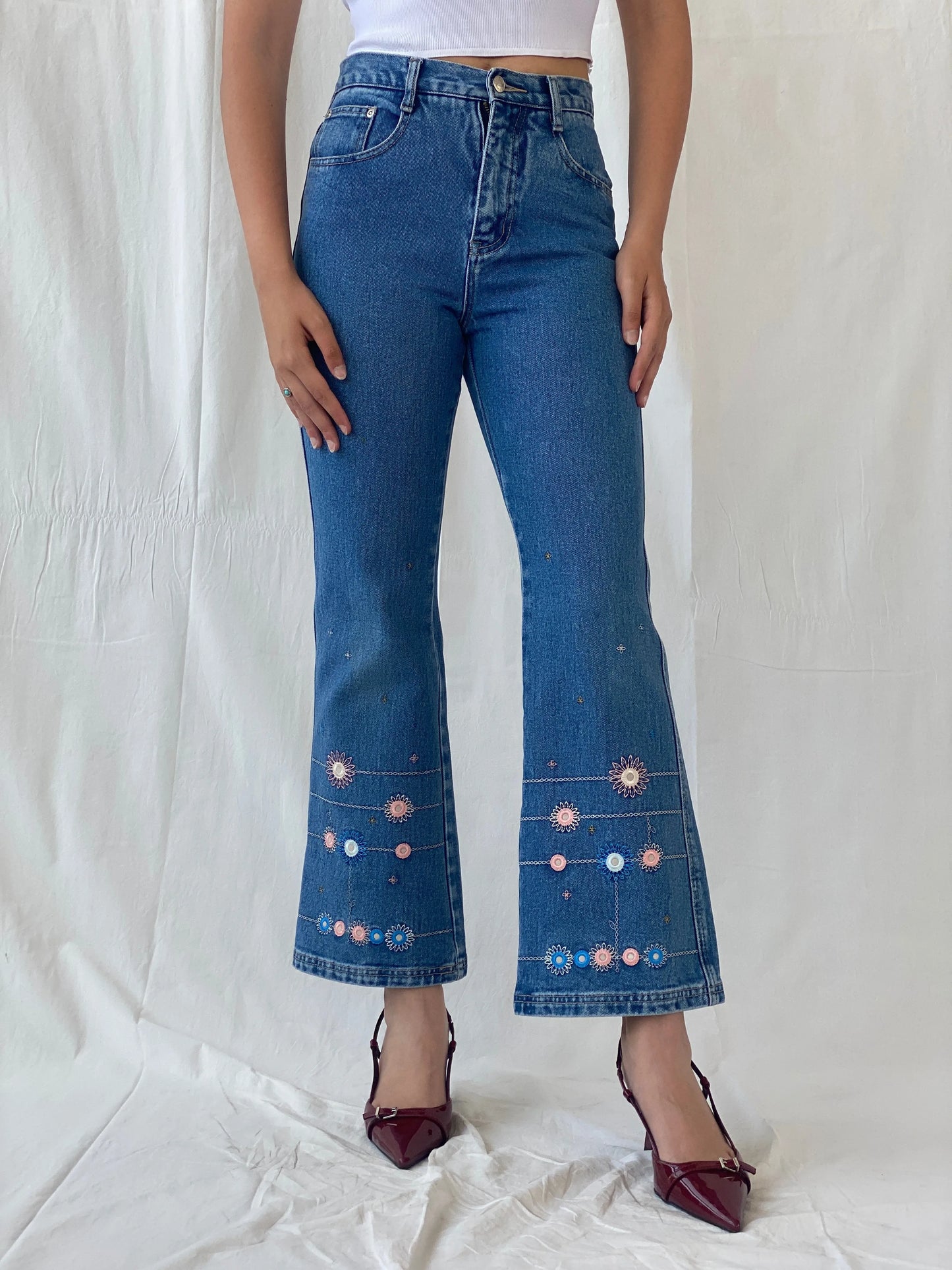 Vintage Y2K Arizona Embroidered Flower Design Women’s Jeans - 34EUR - Balagan Vintage Jeans 00s, Celine, denim, jeans, vintage jeans, women jeans