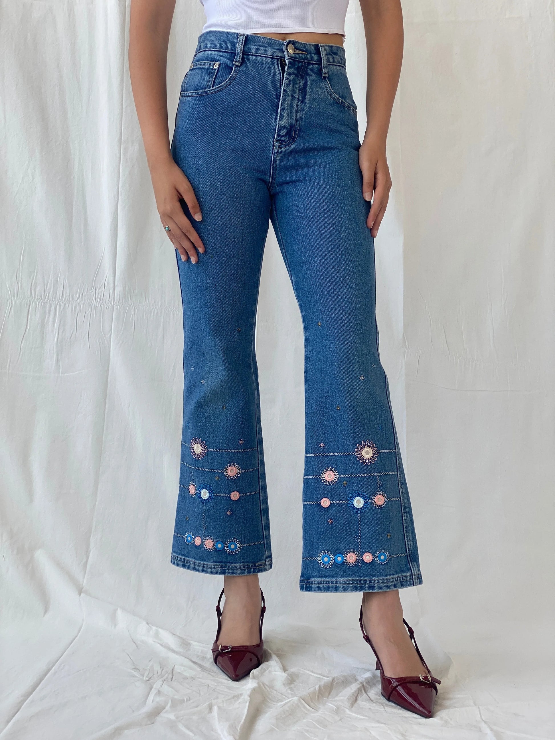 Vintage Y2K Arizona Embroidered Flower Design Women’s Jeans - 34EUR - Balagan Vintage Jeans 00s, Celine, denim, jeans, vintage jeans, women jeans