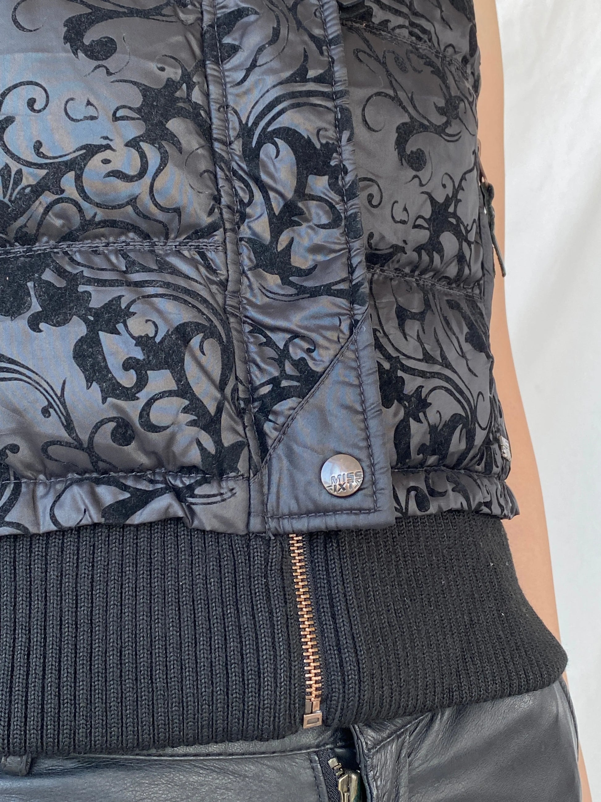 Vintage Y2K Miss Sixty Black Puffer Vest With Faux Fur Collar - M - Balagan Vintage Vest 00s, Ayah, Miss Sixty, vest, women top