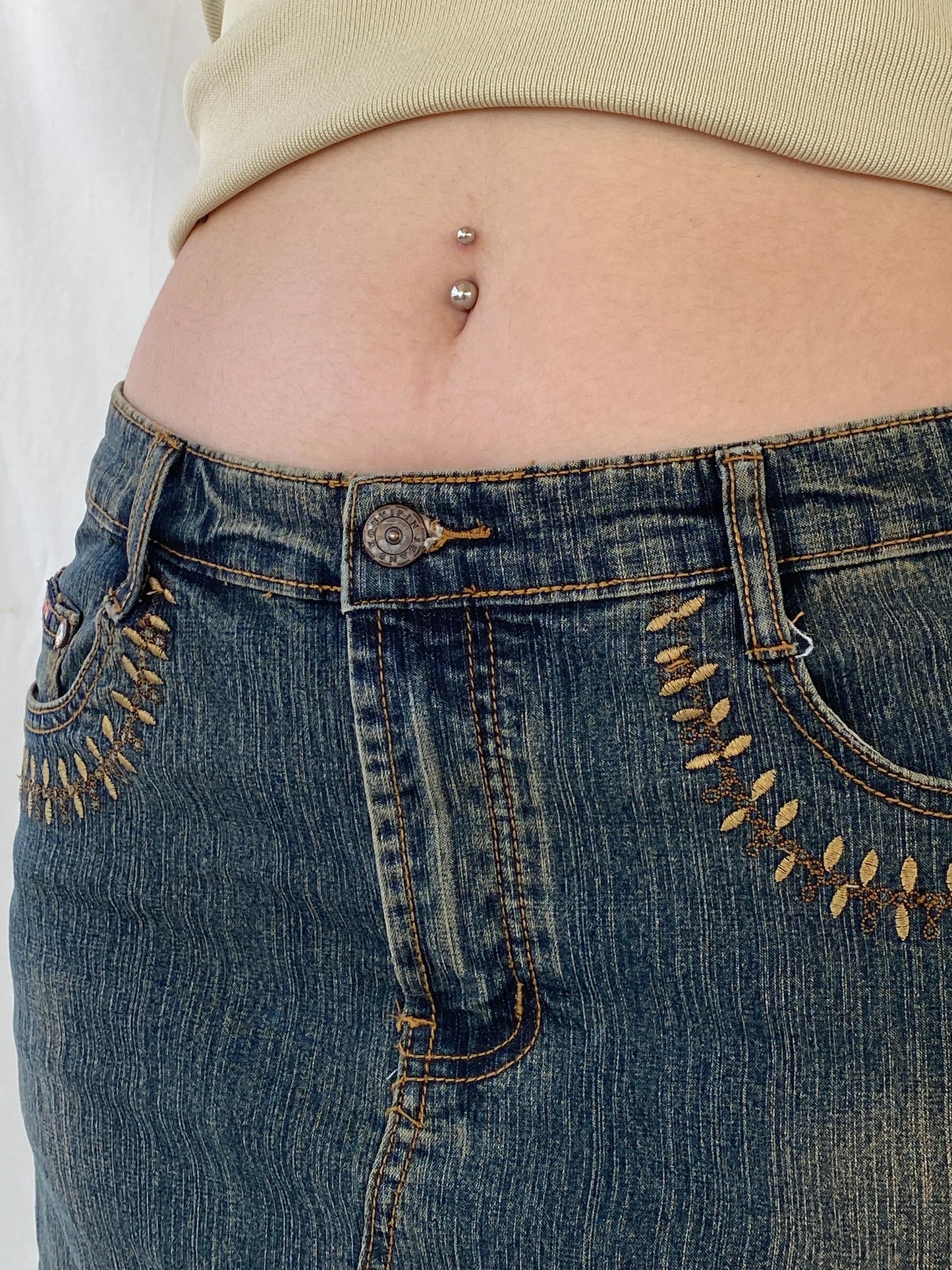 Vintage Y2K Youyipin Jeans Maxi A-line Embroidered Denim Skirt - 42EUR - Balagan Vintage Denim Skirt 00s, Ayah, denim, maxi denim skirt, mini skirt, winter