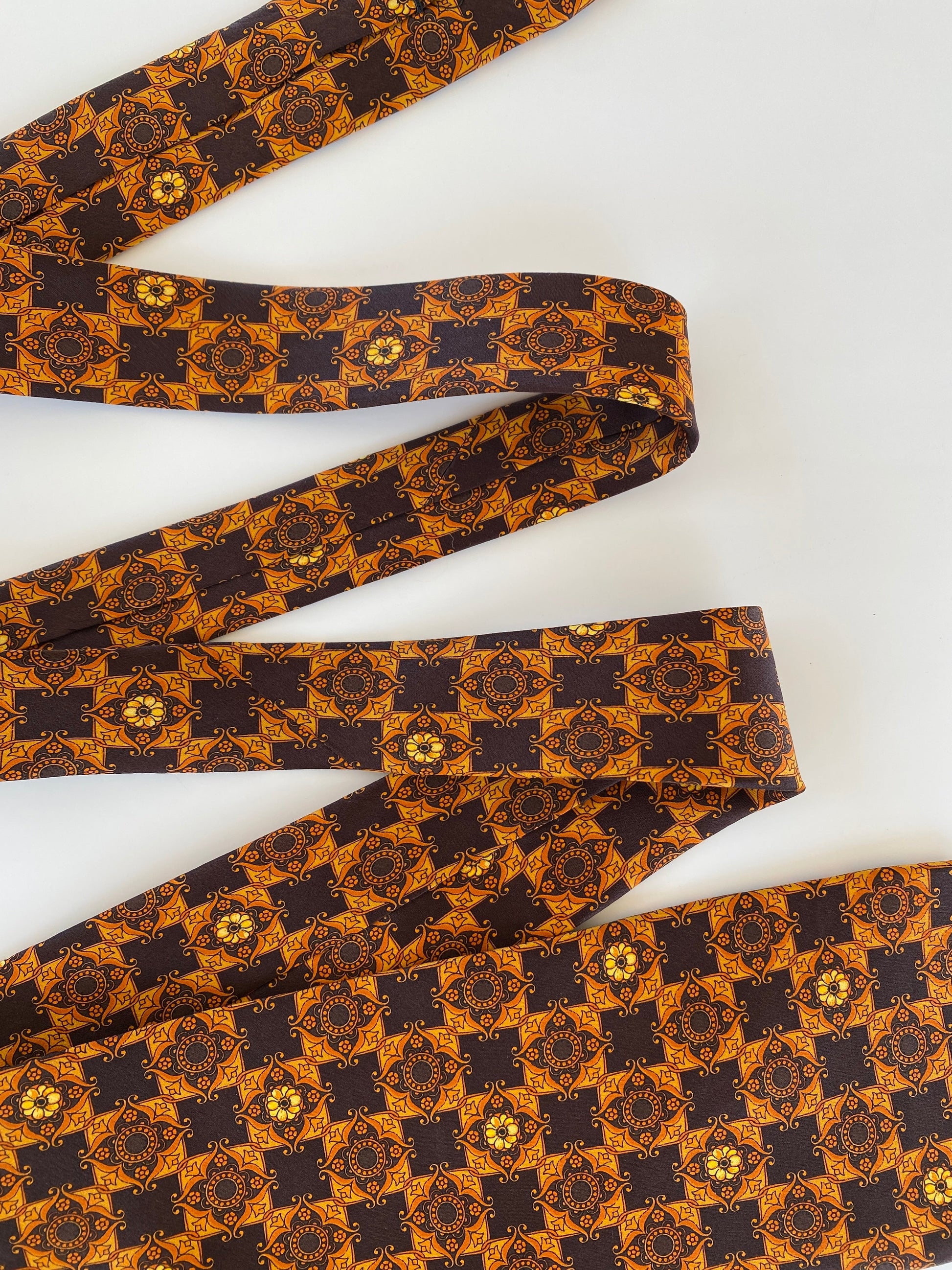 Vintage YSL Yves Saint Laurent Printed Silk Men’s Neck Tie - Balagan Vintage Ties printed ties, rare find, rare vintage, tie, vintage, vintage ties