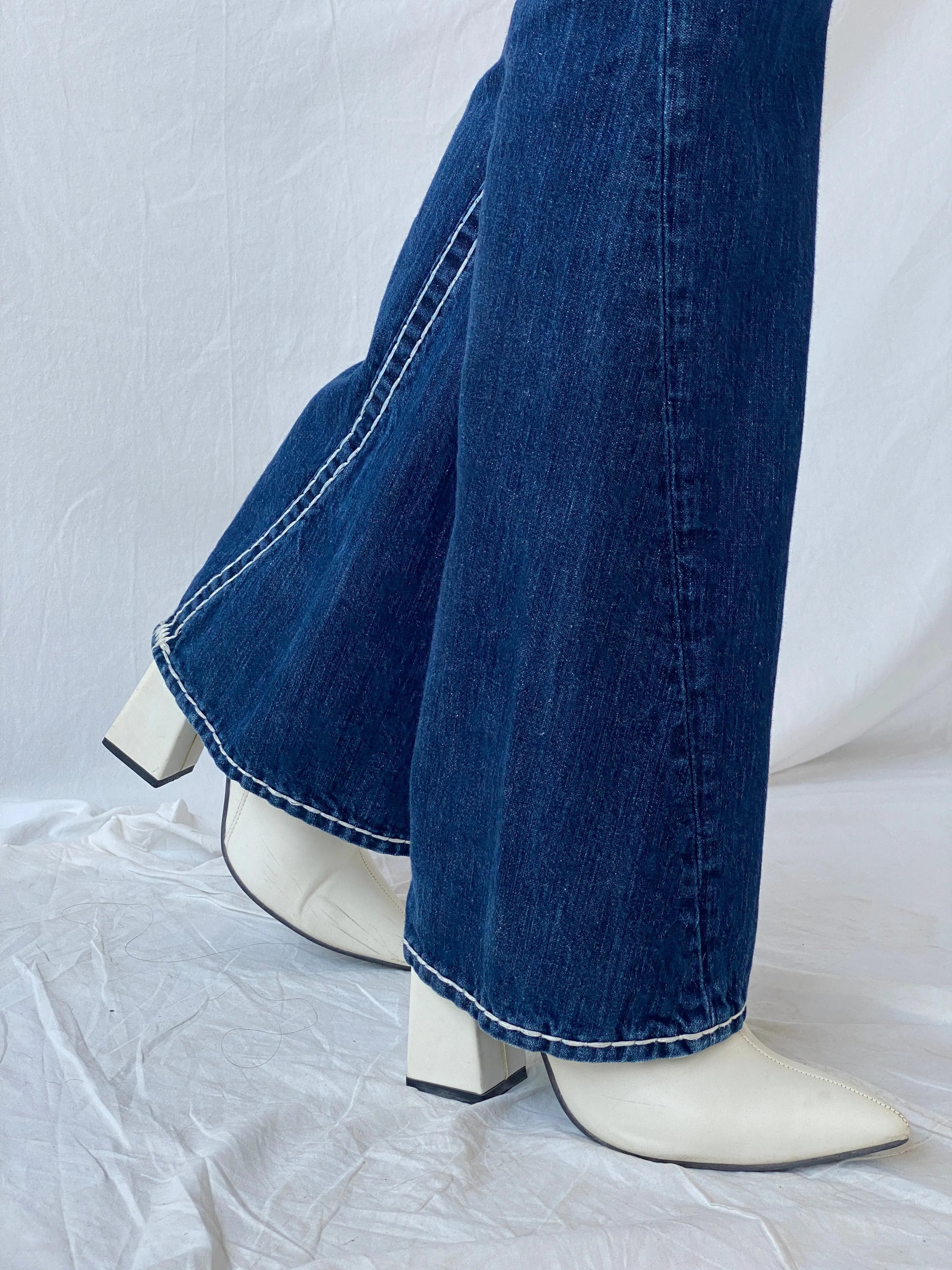 Y2K Big Stitch True Religion Low Rise Flare Leg Dark Jeans - 36EUR - Balagan Vintage Jeans 00s, consignment, Danadabbas, denim, jeans, Skinny Jeans, Syntia, winter