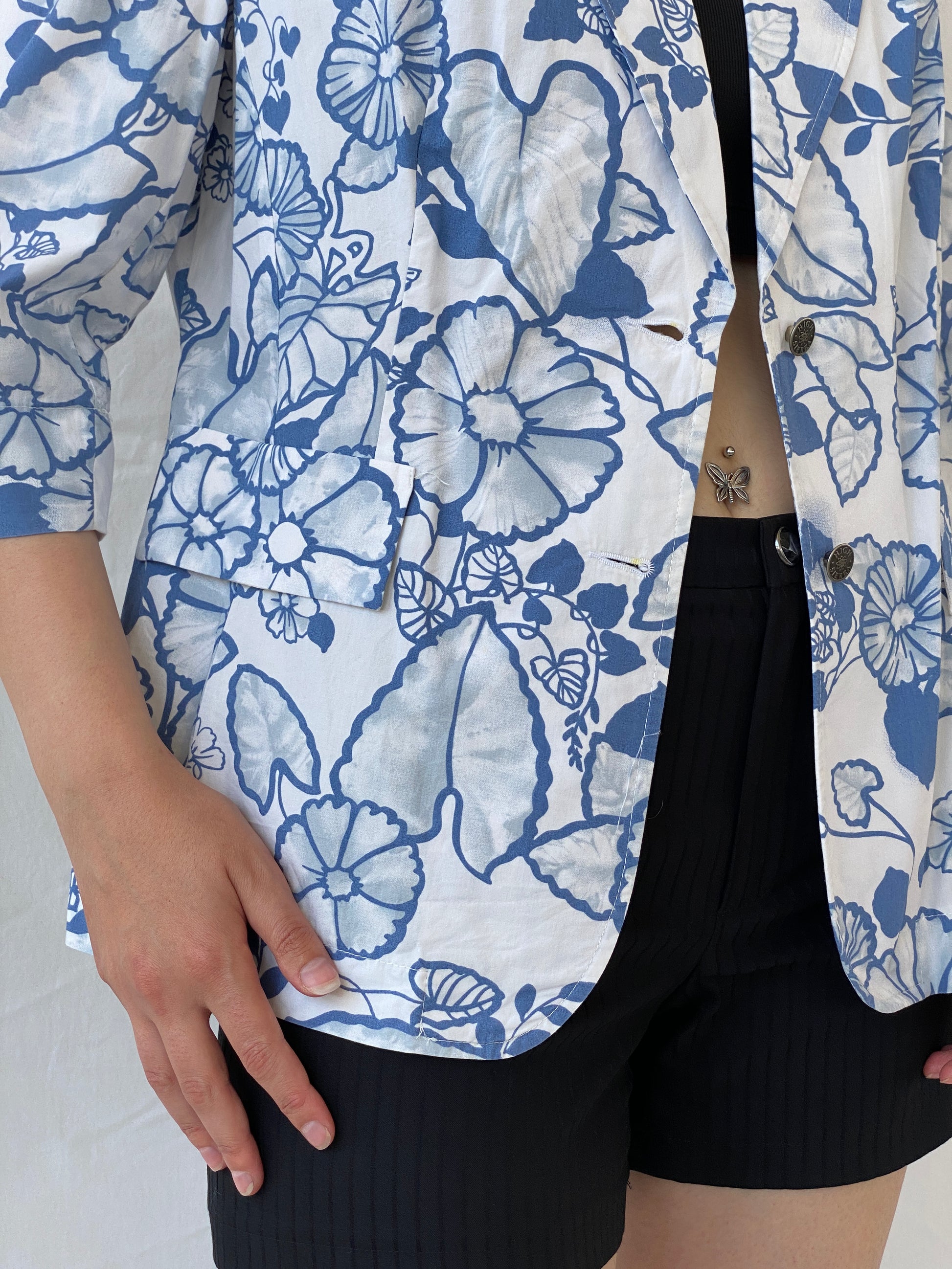 Y2K Nancy Co White Blue Floral Linen Blend Oversized Fit Blazer - L - Balagan Vintage Blazer 00s, Ayah, blazer, Coats&Jackets, consignment, denim, floral, full sleeve blazer, NEW IN, Shereen, winter, Women's Blazers