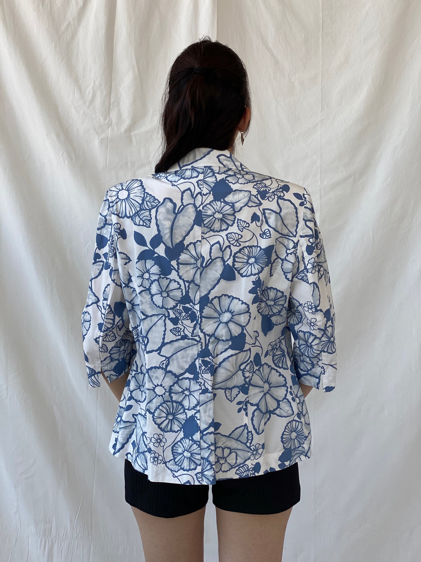 Y2K Nancy Co White Blue Floral Linen Blend Oversized Fit Blazer - L - Balagan Vintage Blazer 00s, Ayah, blazer, Coats&Jackets, consignment, denim, floral, full sleeve blazer, NEW IN, Shereen, winter, Women's Blazers