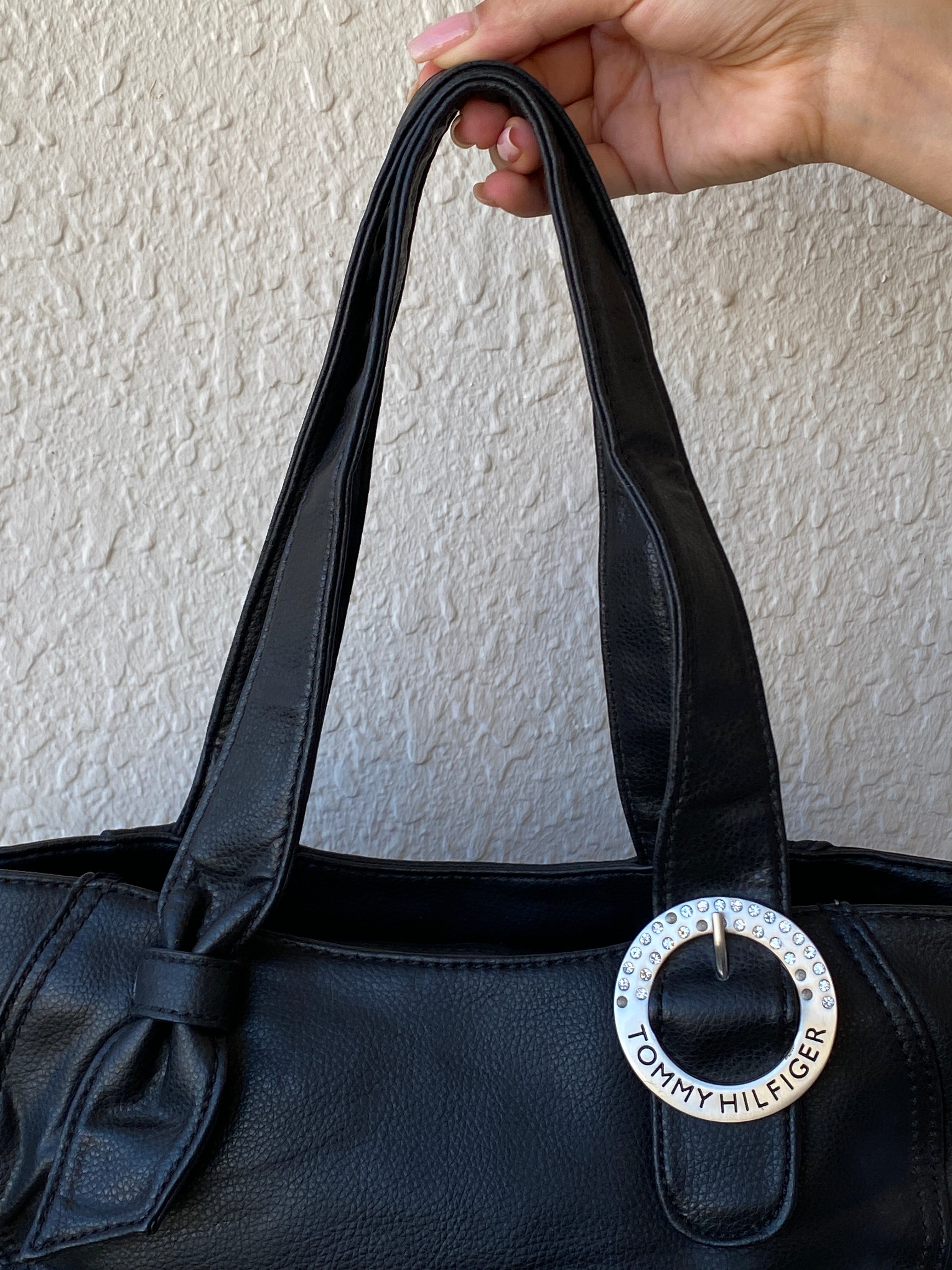 Y2K Tommy Hilfiger Black Vegan Leather Women’s Shoulder Bag - Balagan Vintage Shoulder Bag 00s, 90s, bag, shoulder bag, Tommy hilfiger, Tommy jeans, Y2K, zebra, zebra print
