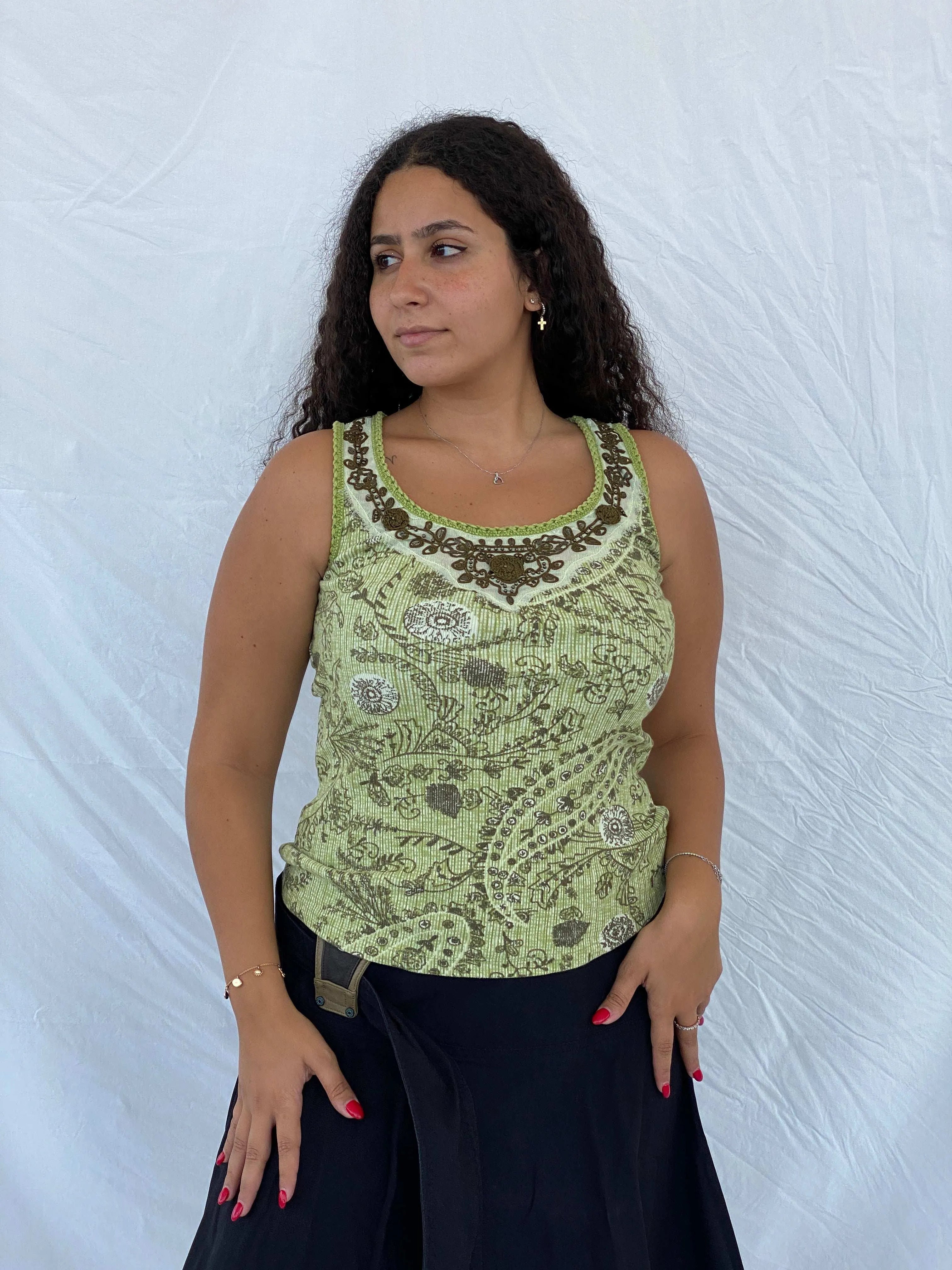 Y2K Tribal Green Floral Tank Top with Crochet Detailing Size M - Balagan Vintage Sleeveless Top 00s, 90s, Dina, floral top, sleeveless top