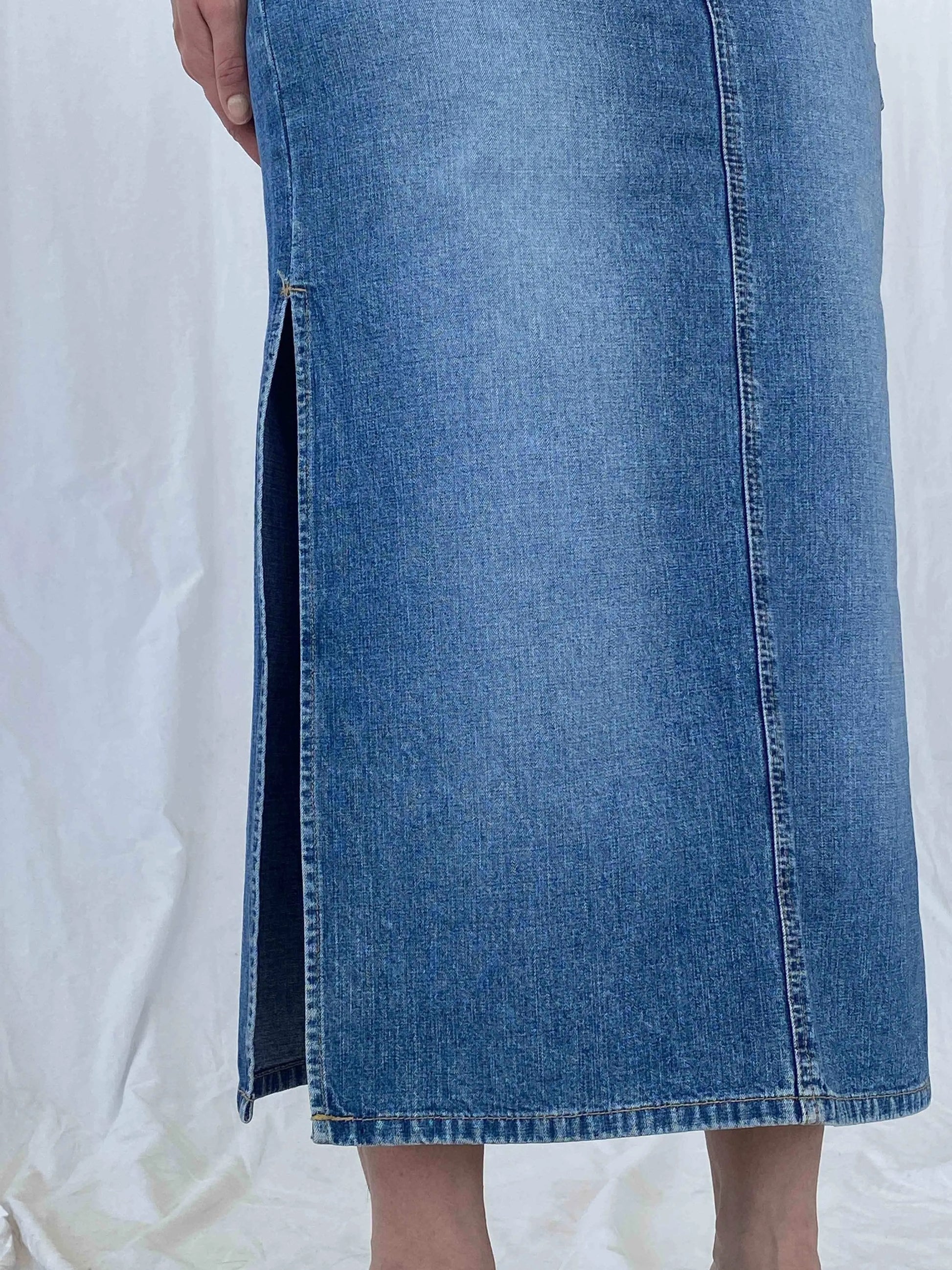 Vintage Bailey’s Point Denim Skirt - Balagan Vintage Denim Skirt 90s, Batoul, denim, denim skirt