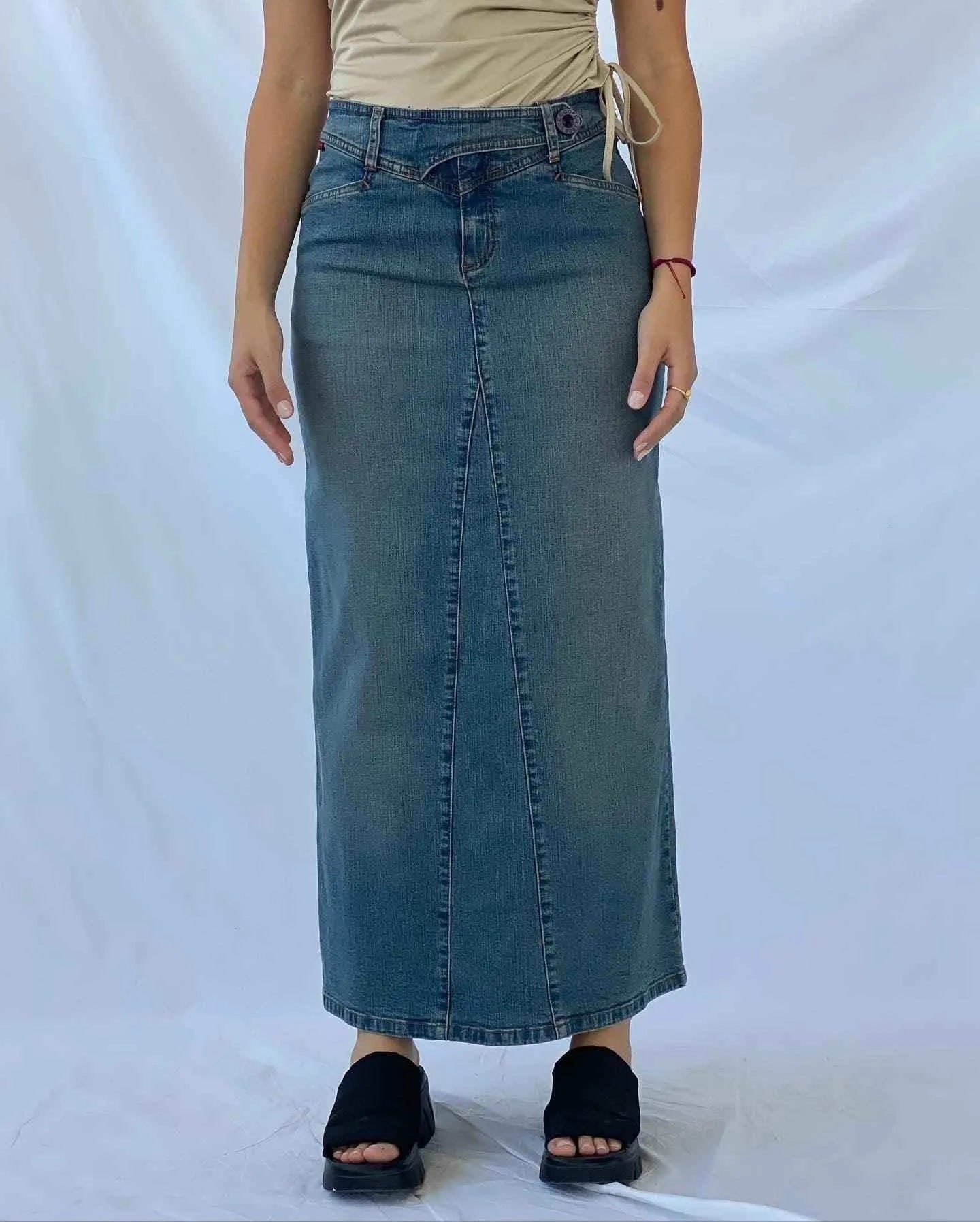 Vintage LEE COOPER Maxi Denim Skirt - Balagan Vintage Maxi Skirt denim, denim skirt, maxi denim skirt, skirt, streetwear, women