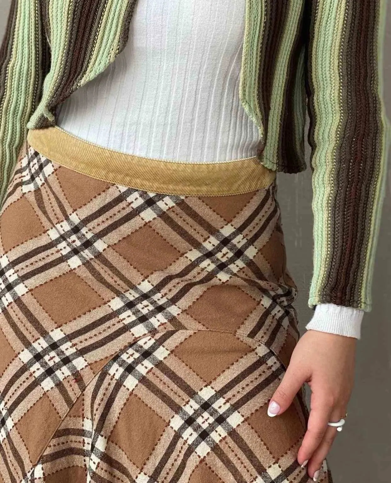 Vintage Y2K Plaid Skirt - Balagan Vintage Midi Skirt 00s, 90s, Deals, plaid, plaid skirt, skirt, vintage, winter, women, women skirt, Y2K