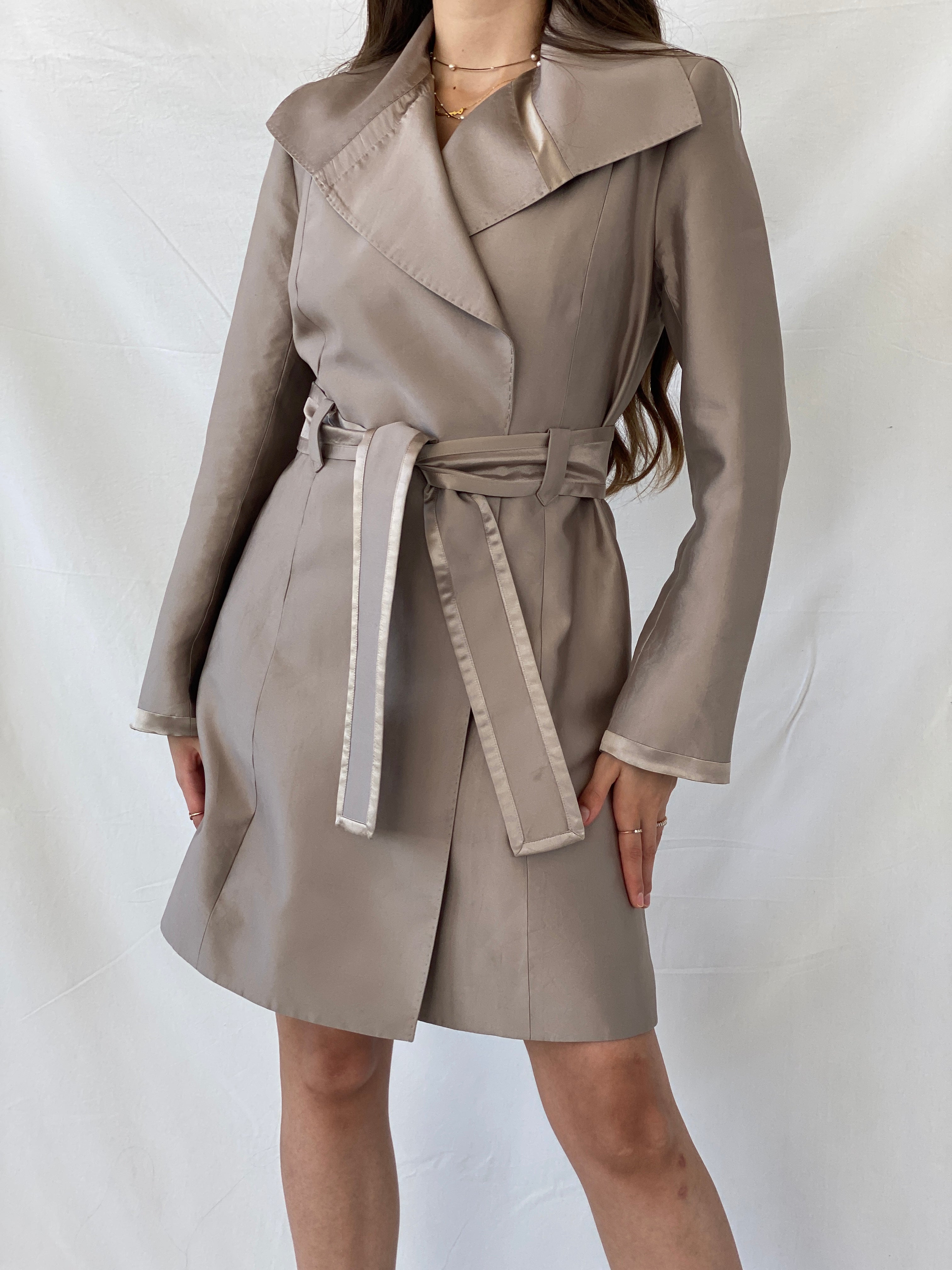 Elegant Amanda Wakeley Silk Trench Coat - M