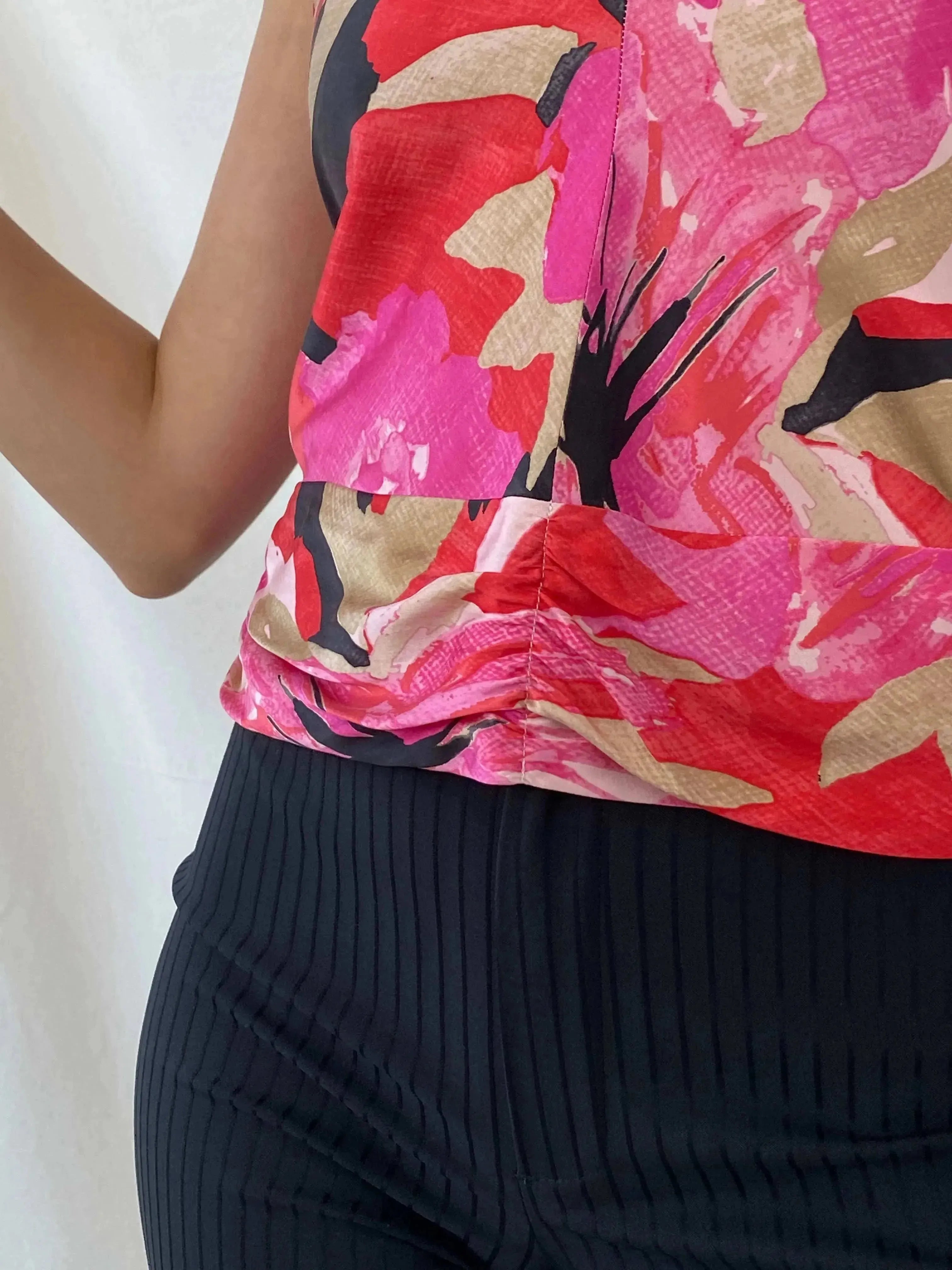 00s Banana Republic Silk Halter Neck Top - XS - Balagan Vintage Halter Top 00s, Deals, halter top, Mira, silk, women top