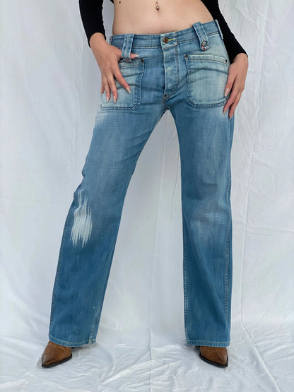 00s Diesel Industry Denim Division Women’s Light Wash Straight Cut Low Rise Jeans - 40EUR - Balagan Vintage Jeans 00s, 90s, Ayah, Deals, denim, Diesel, flare jeans, jeans