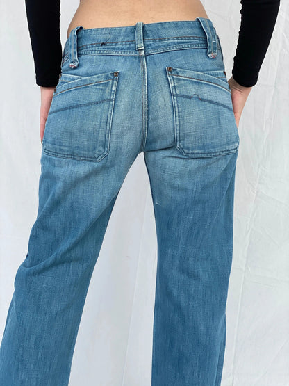 00s Diesel Industry Denim Division Women’s Light Wash Straight Cut Low Rise Jeans - 40EUR - Balagan Vintage Jeans 00s, 90s, Ayah, Deals, denim, Diesel, flare jeans, jeans