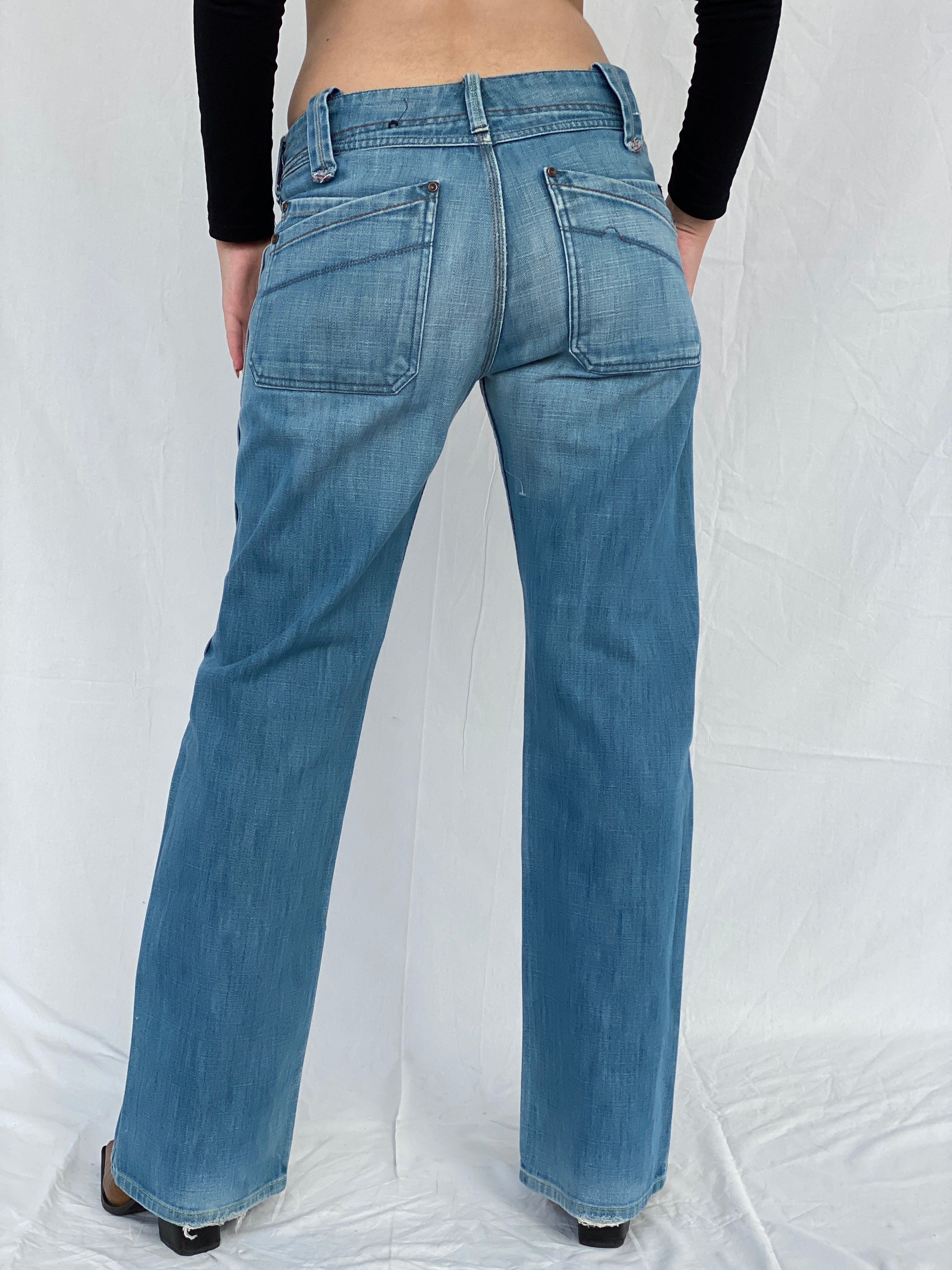 00s Diesel Industry Denim Division Women’s Light Wash Straight Cut Low Rise Jeans - 40EUR - Balagan Vintage Jeans 00s, 90s, Ayah, denim, Diesel, flare jeans, jeans, NEW IN