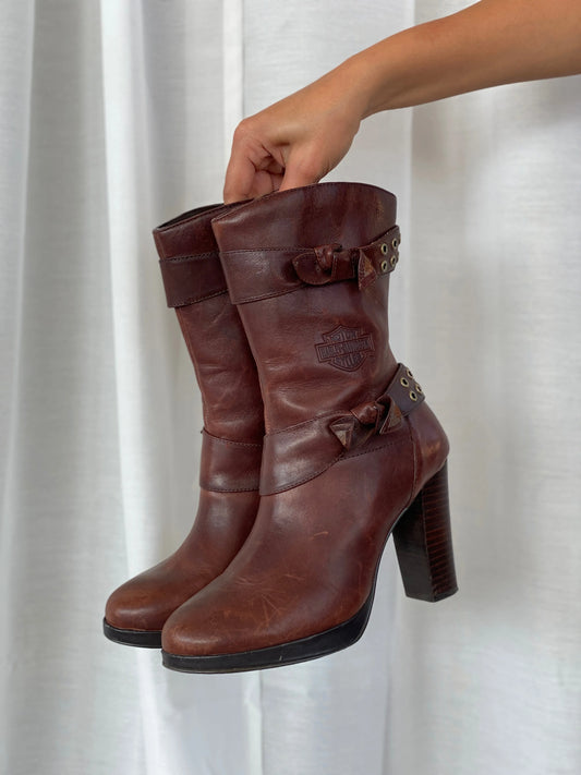 00s Harley Davidson Estelle D85427 Brown Heeled Boots - 38.5EUR - Balagan Vintage Boots 00s, 90s, Boots, winter