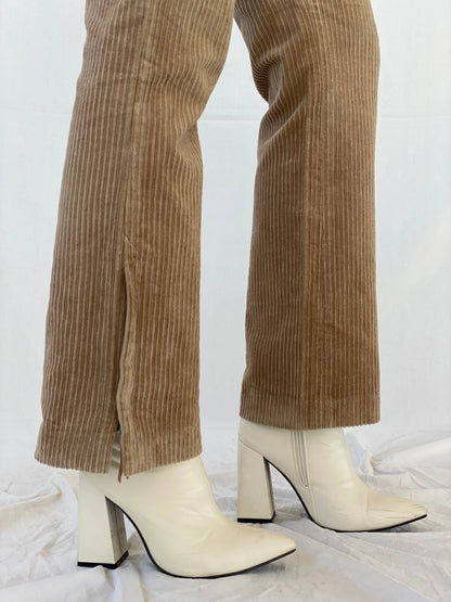00s LAUNDRY by Shelli Segal Beige Corduroy Mid Rise Flare Pants - 38EUR - Balagan Vintage Corduroy Pants 00s, Ayah, corduroy pants, winter