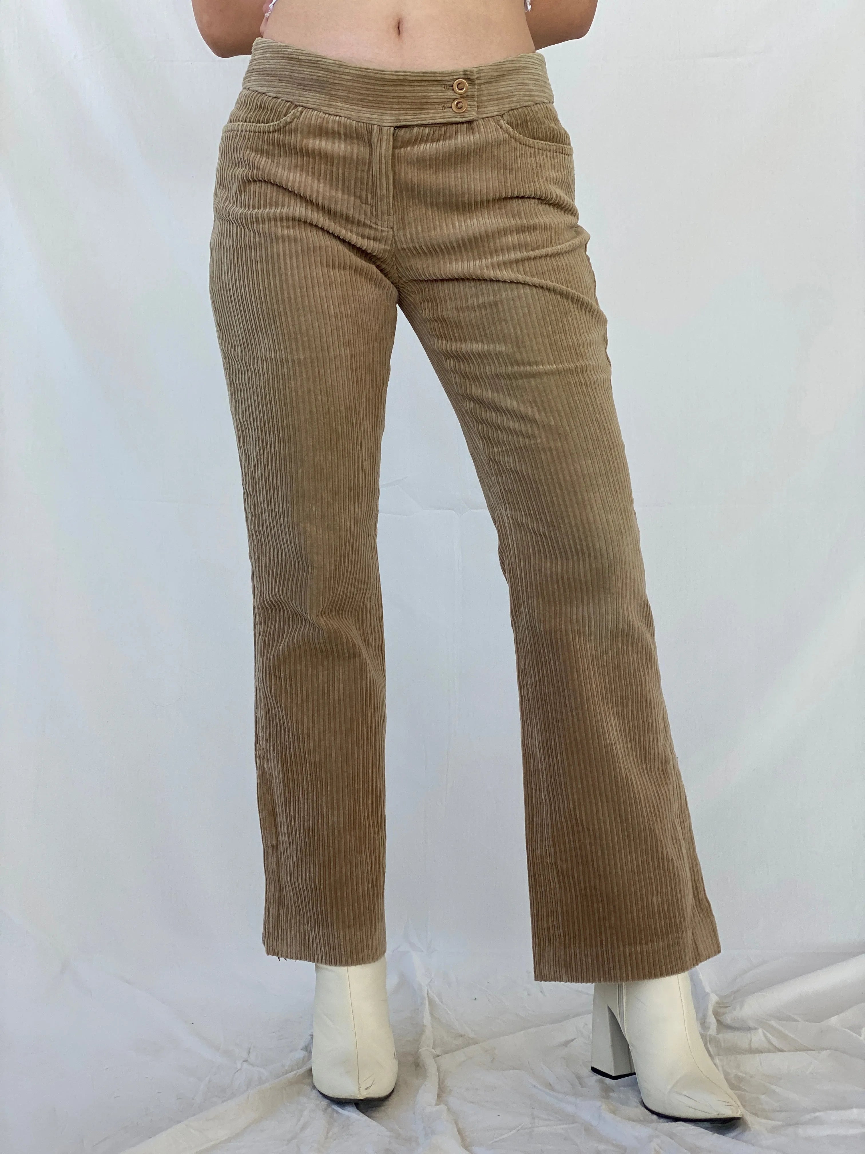 00s LAUNDRY by Shelli Segal Beige Corduroy Mid Rise Flare Pants - 38EUR - Balagan Vintage Corduroy Pants 00s, Ayah, corduroy pants, winter