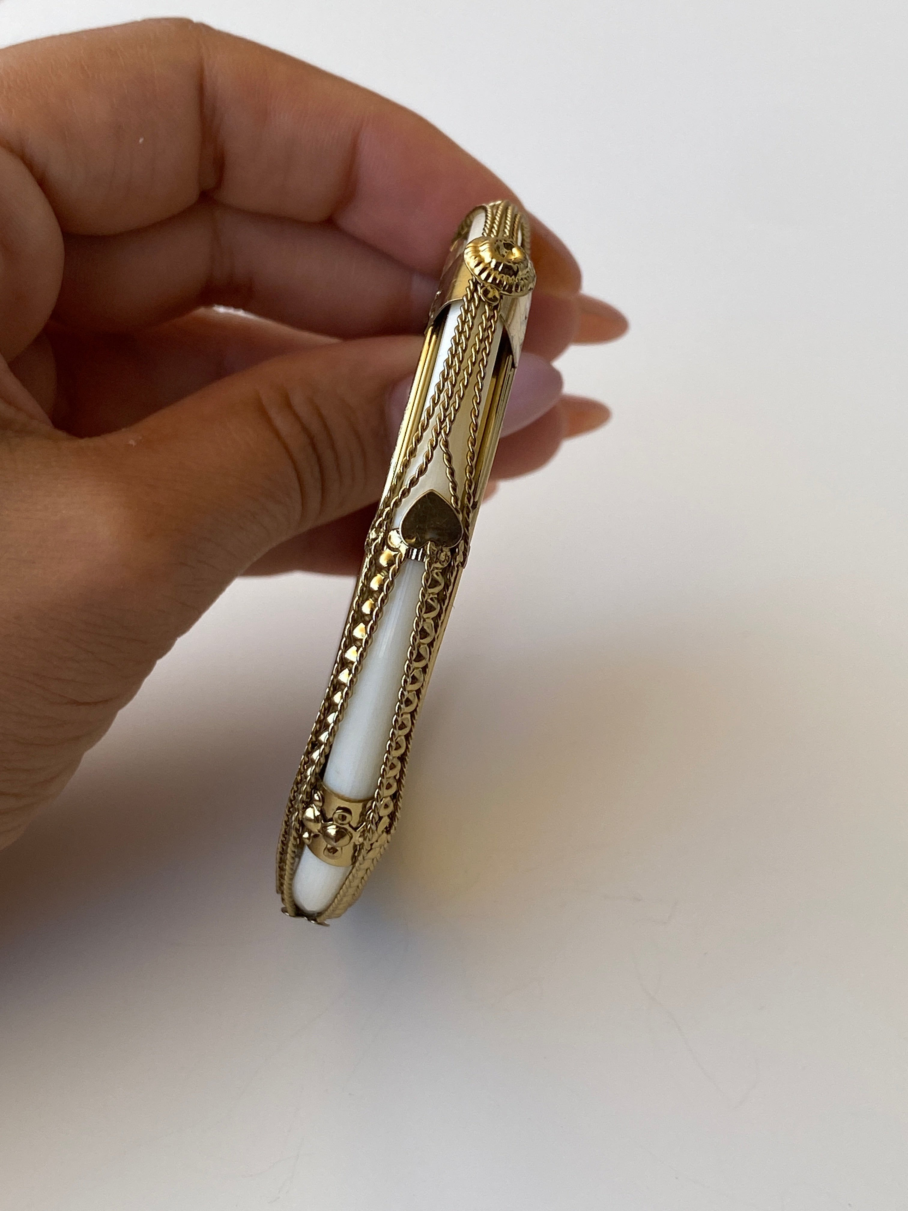 Vintage White Enamel & Gold Tone Hinged Bangle Bracelet Minimalist Luxe Statement Jewelry