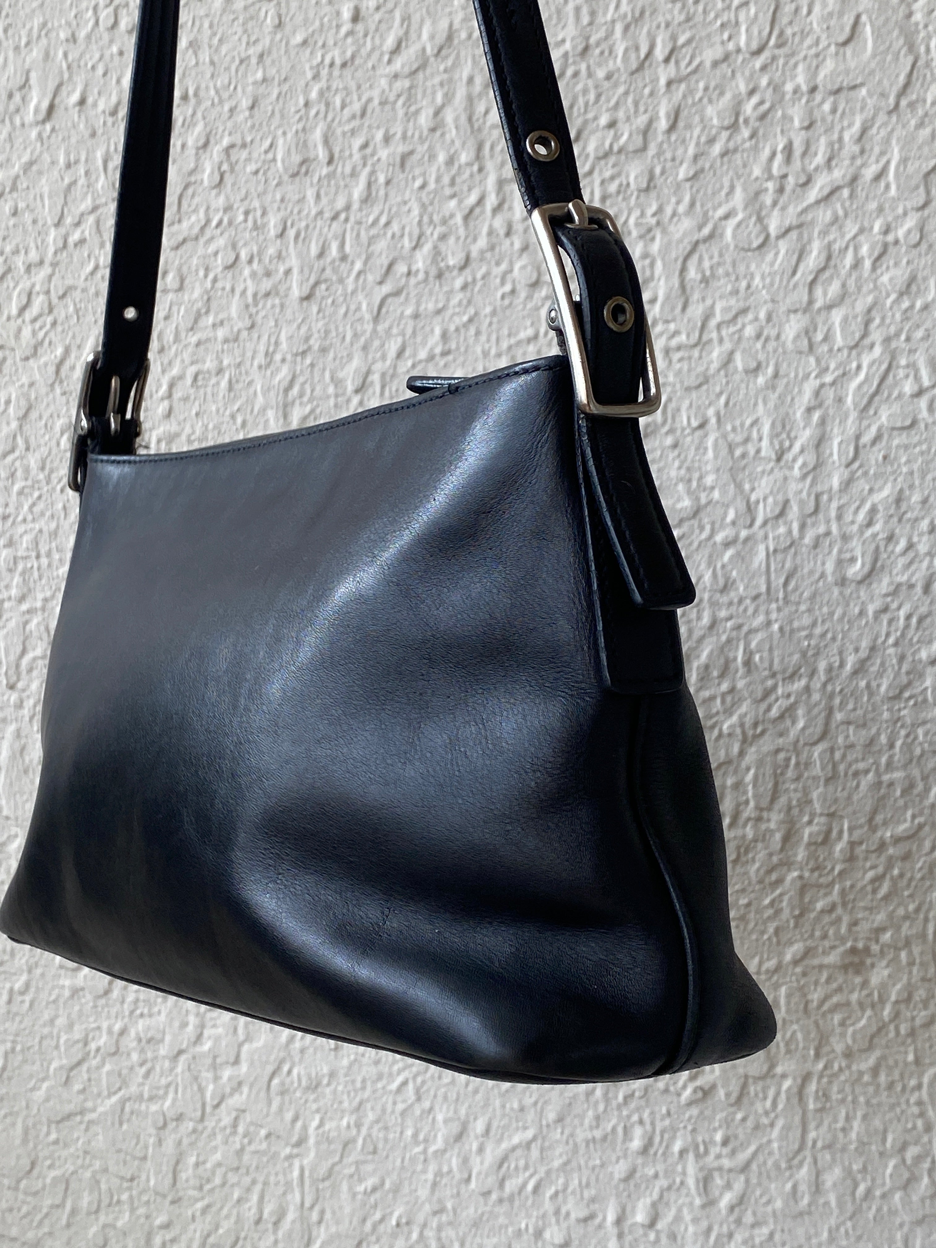 Vintage Coach Black Leather Shoulder Bag Style 9861 Classic Y2K Minimalist Purse