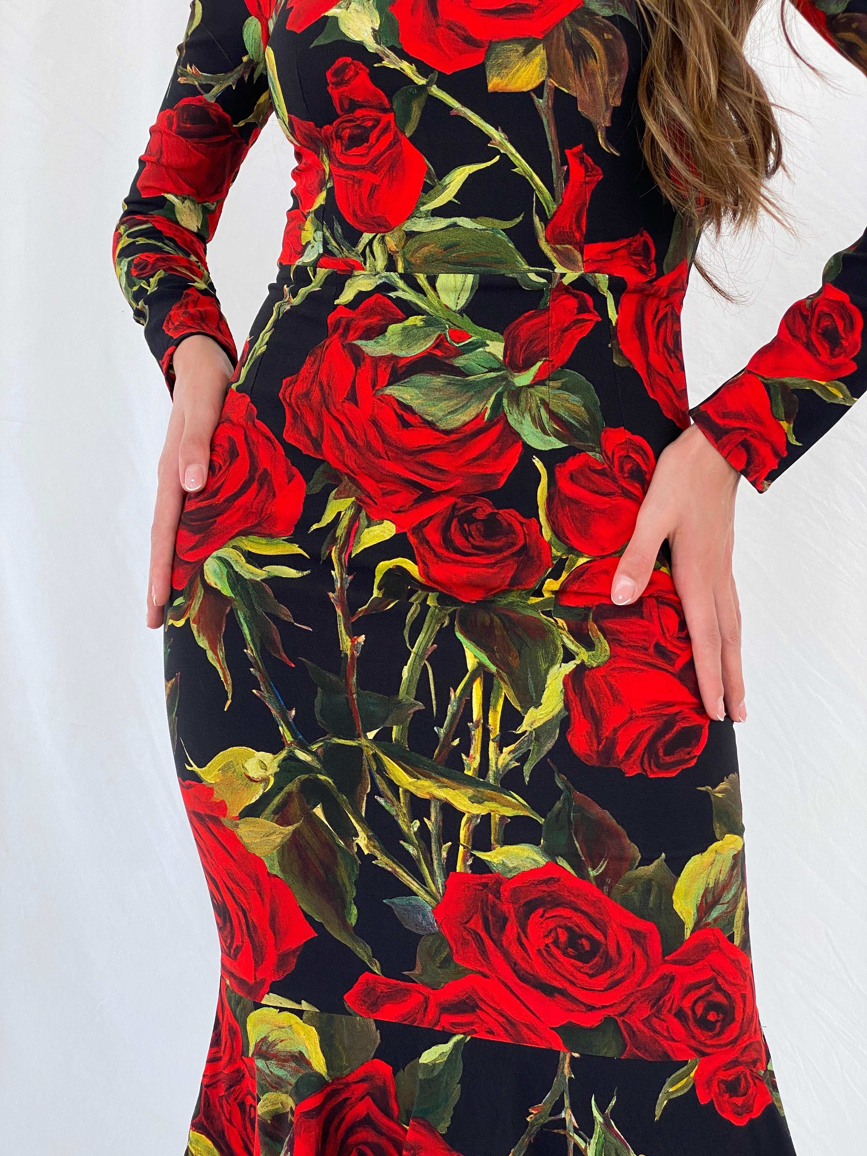 Dolce & Gabbana Red Roses Print Silk Knee-Length Dress - S - Balagan Vintage Midi Dress 00s, 90s, floral dress, midi dress, Mira, NEW IN, Wedding Guest