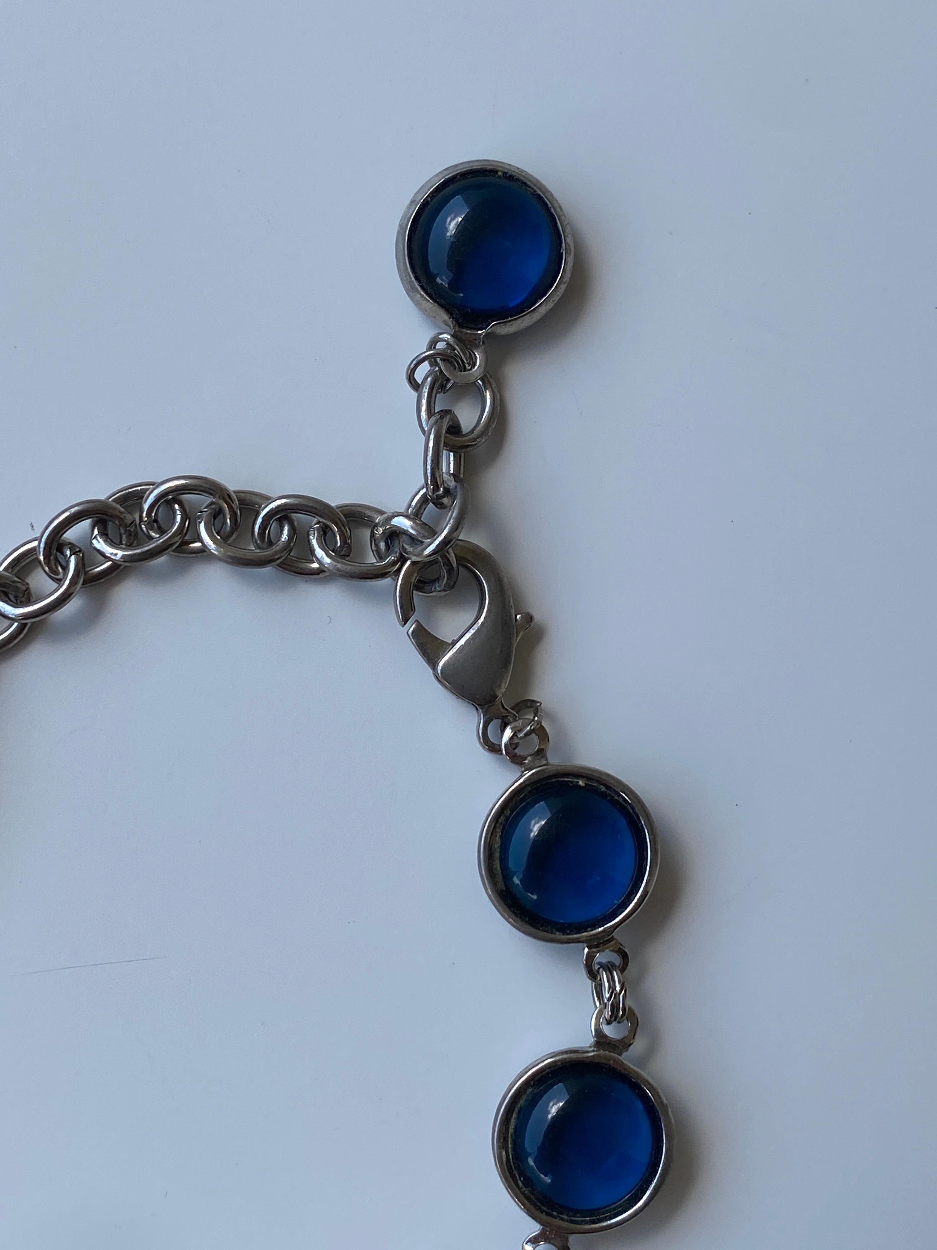Vintage Y2K Cobalt Blue Cabochon Round Link Bracelet in Silver Tone