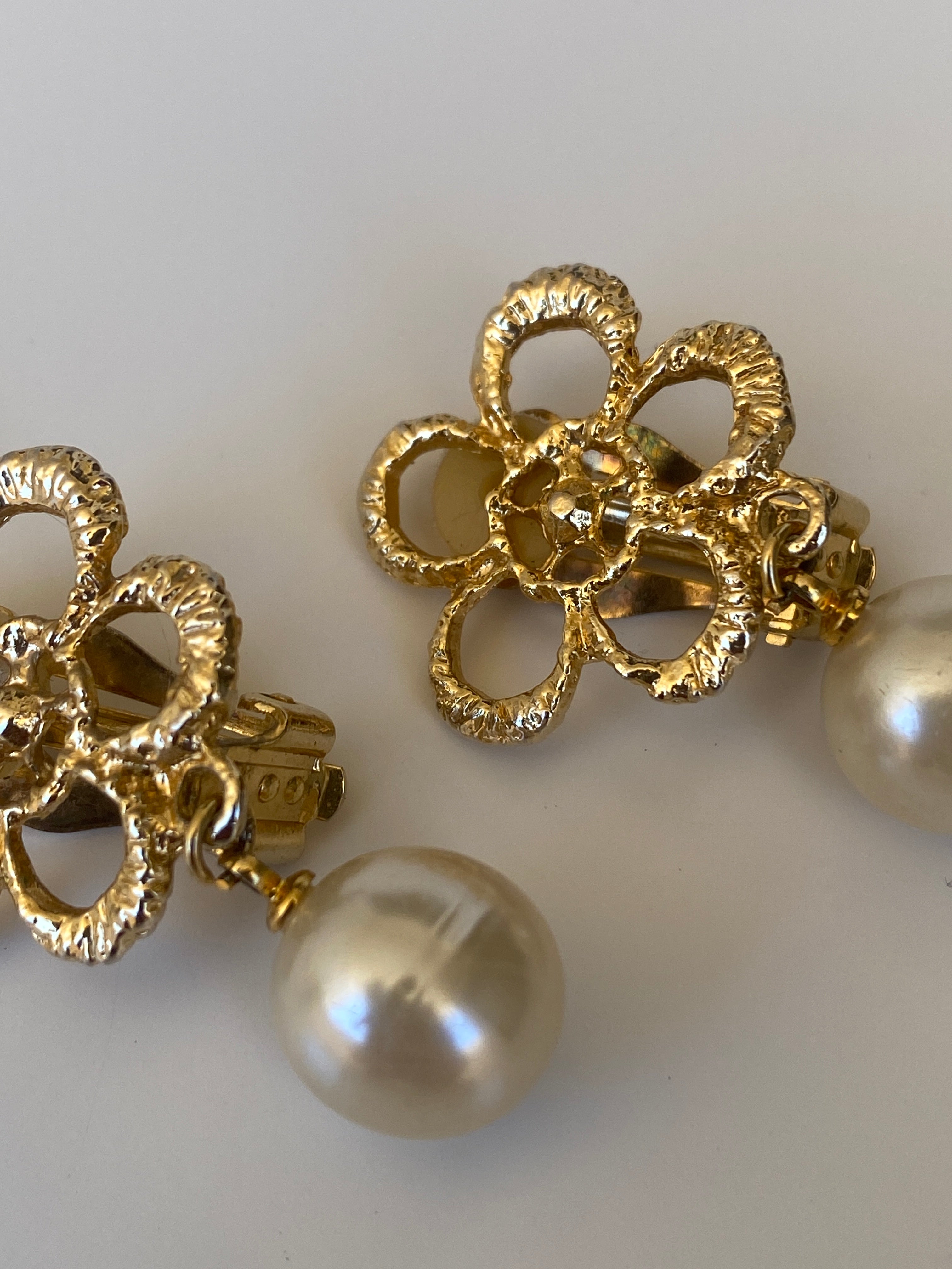 Vintage Gold Tone Floral Faux Pearl Drop Clip-On Earrings Romantic Statement Jewelry