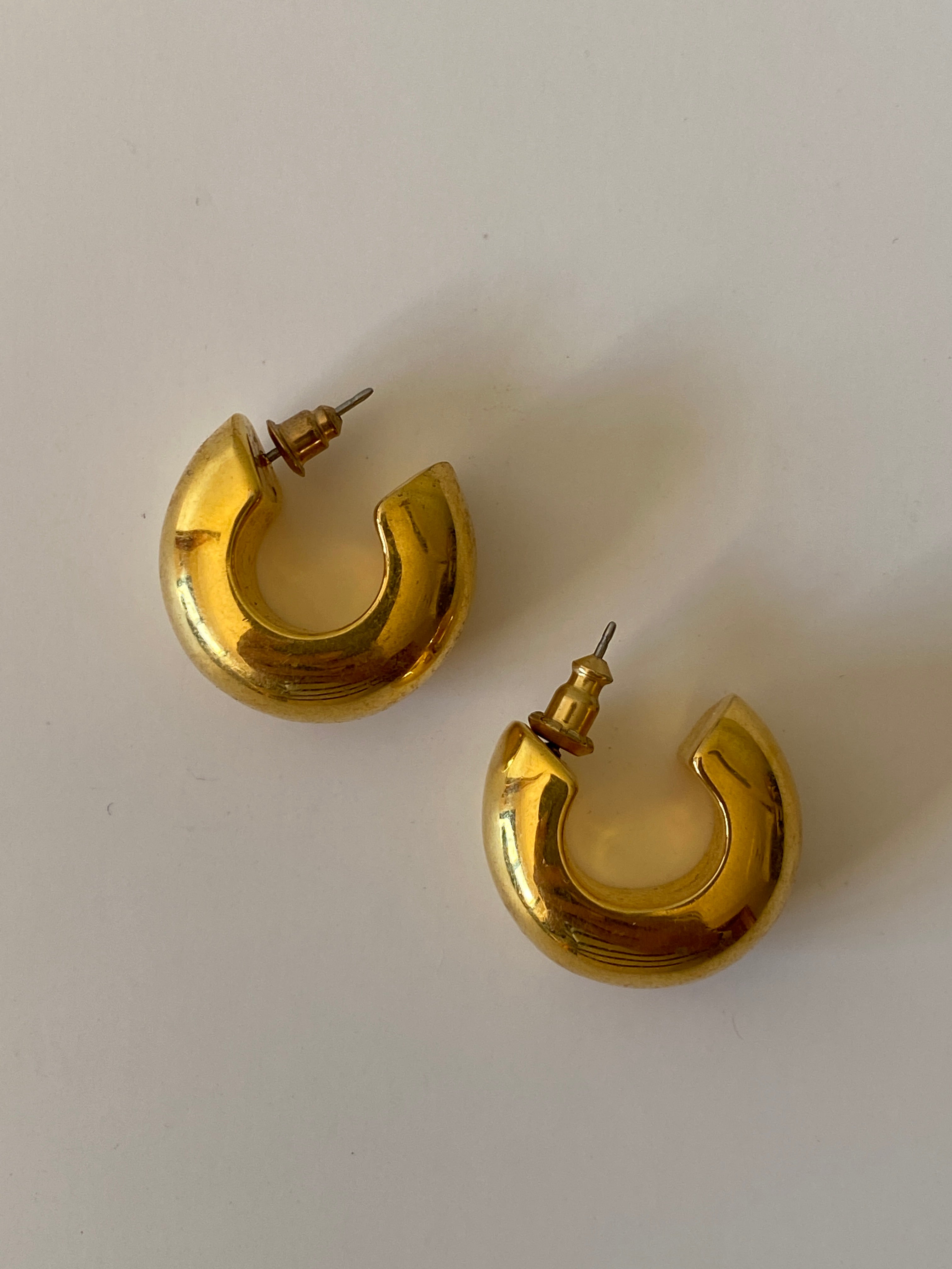 Vintage Chunky Gold-Tone Hoop Earrings Bold 90s Statement Hoops