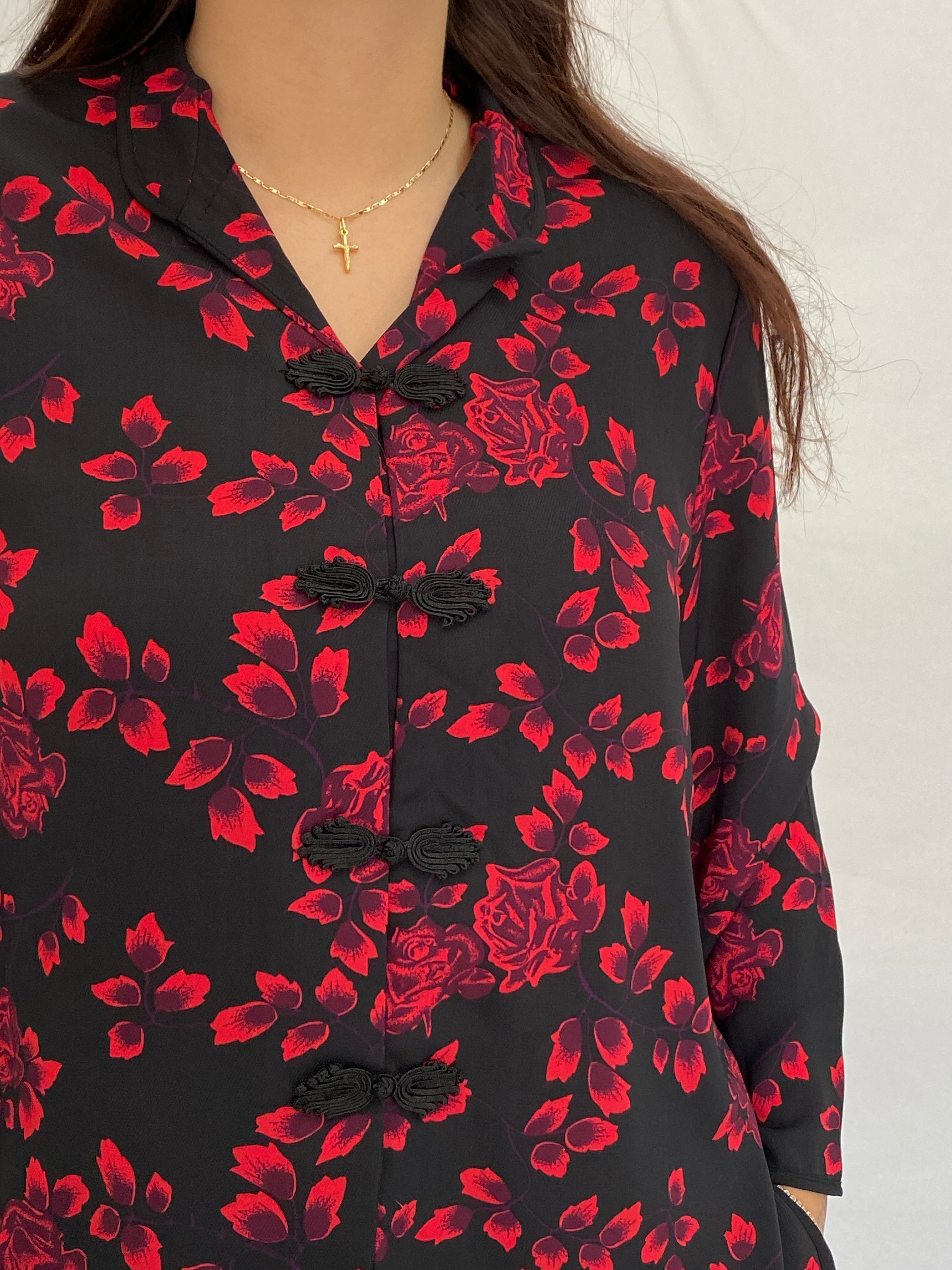 Vintage Y2K Richness Fashion Black & Red Floral Mandarin Collar Blouse - XL