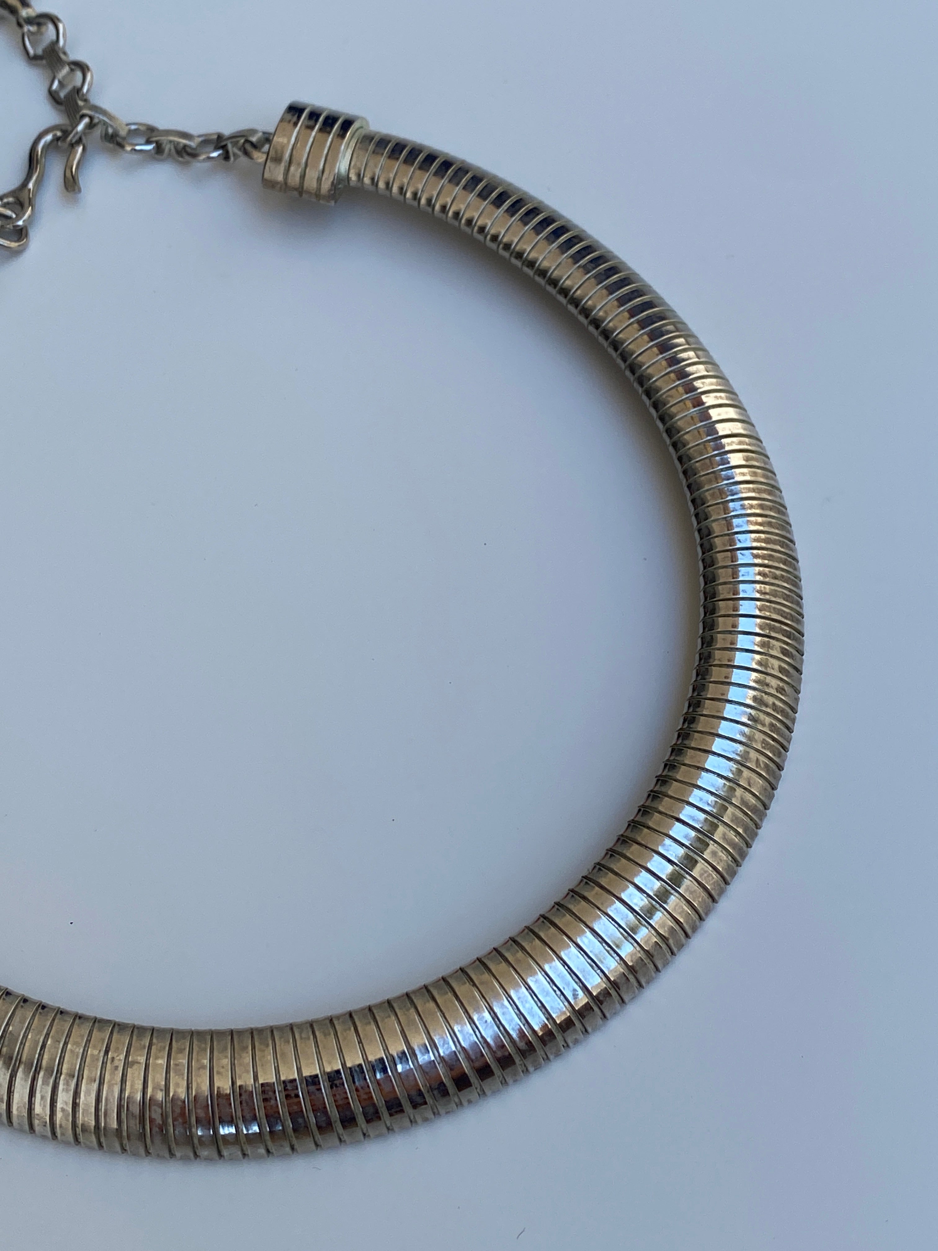 Vintage 1990s Silver-Tone Omega Ribbed Collar Choker Necklace