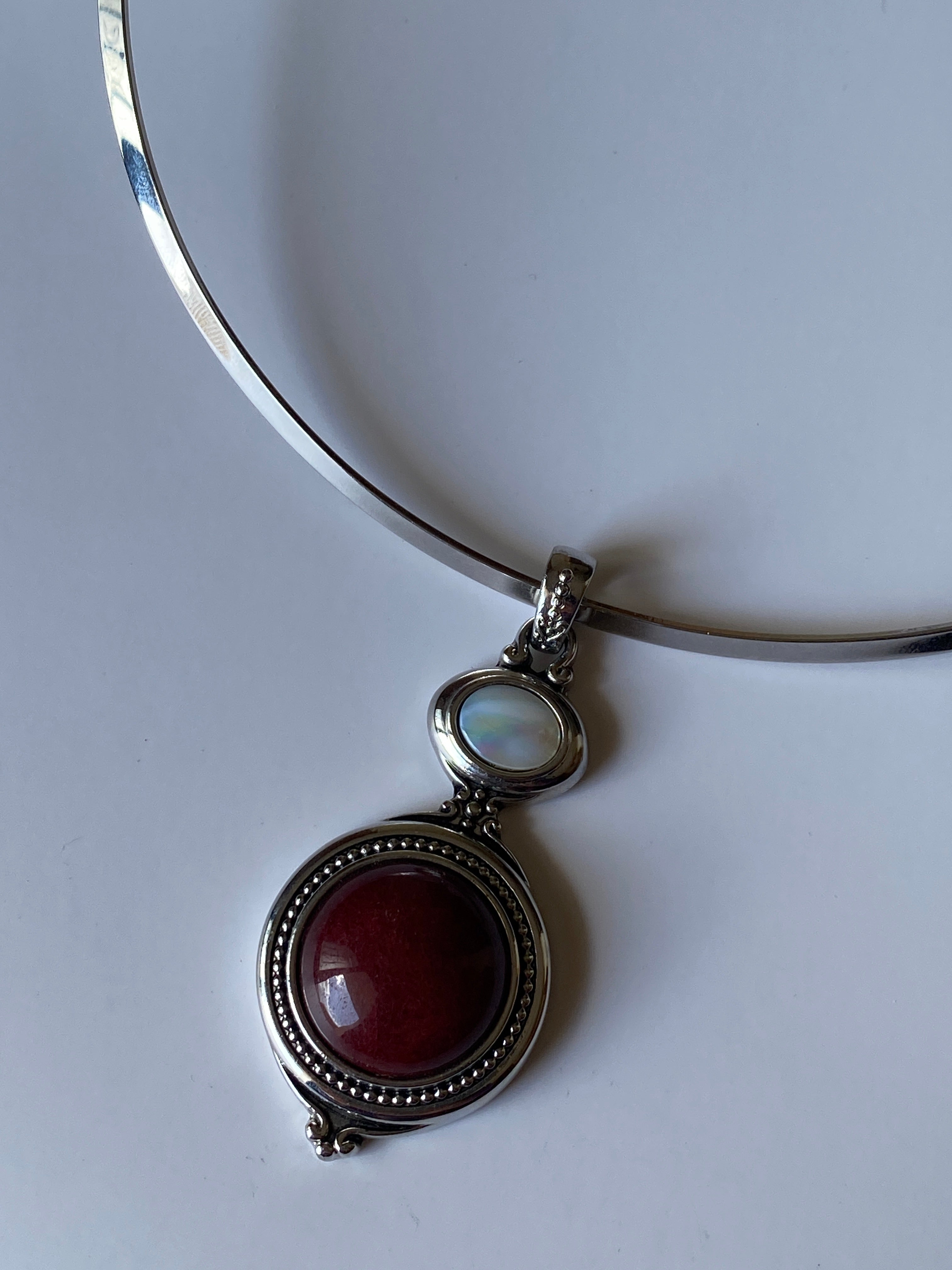 Vintage Lia Sophia Silver Tone Natural Stone Pendant Collar Necklace