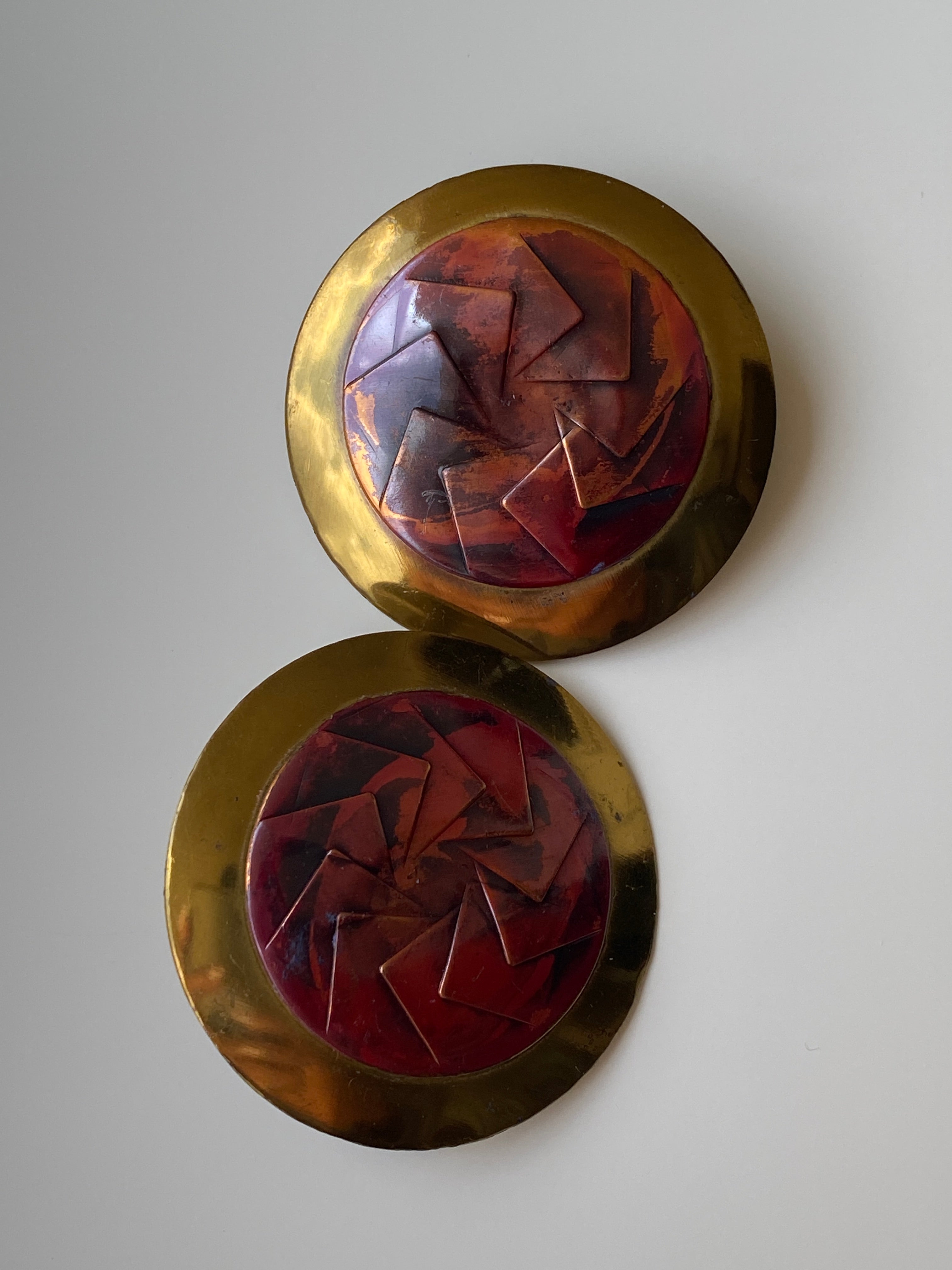 Vintage Burgundy Brass Tone Geometric Pinwheel Enamel Disc Stud Earrings