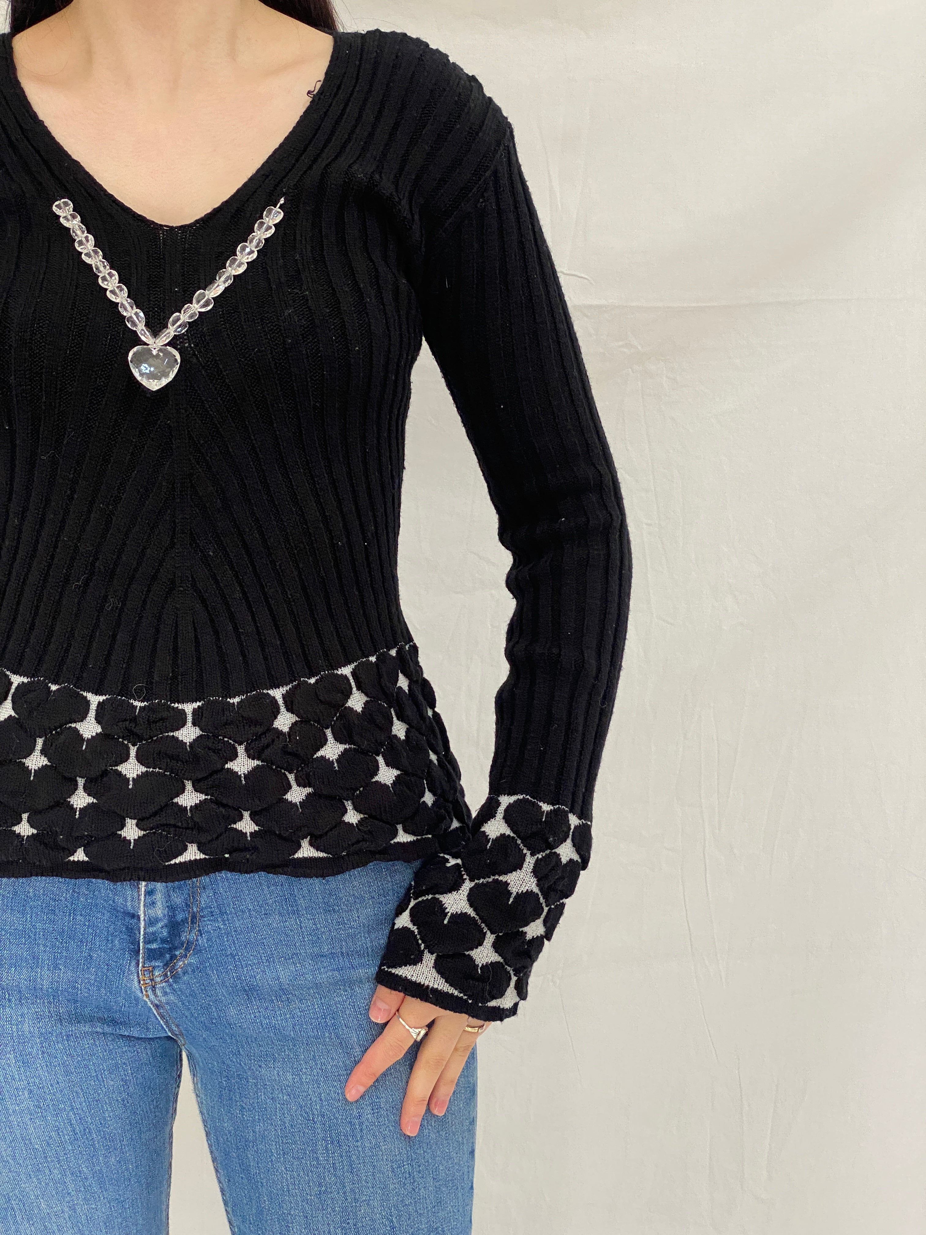 Vintage 90s Y2K Whisper Black Ribbed Knit Heart Trim Top Long Sleeve Fitted Sweater - M