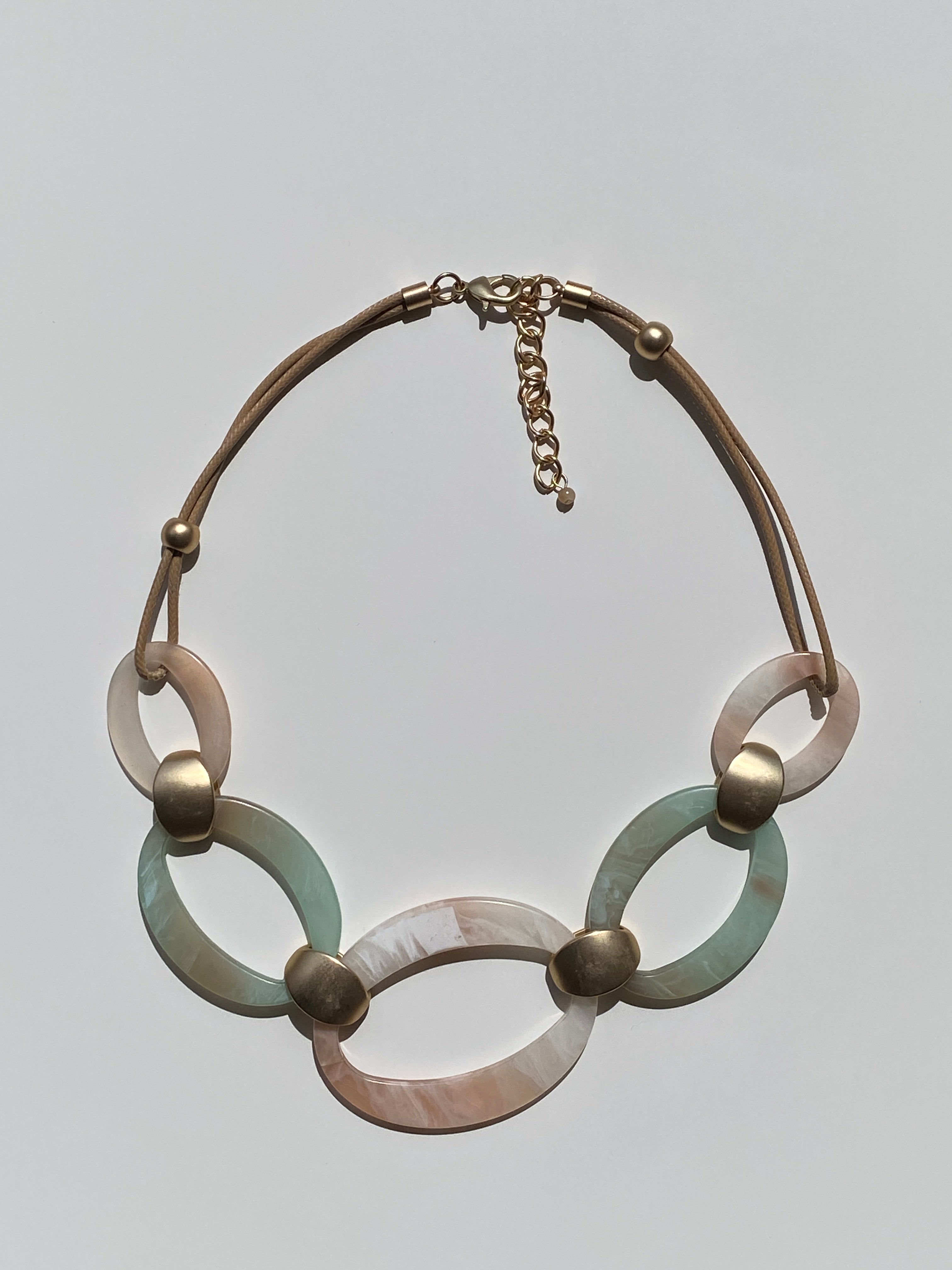 Vintage Y2K Mint & Blush Marbled Resin Oval Link Statement Necklace with Matte Gold Hardware