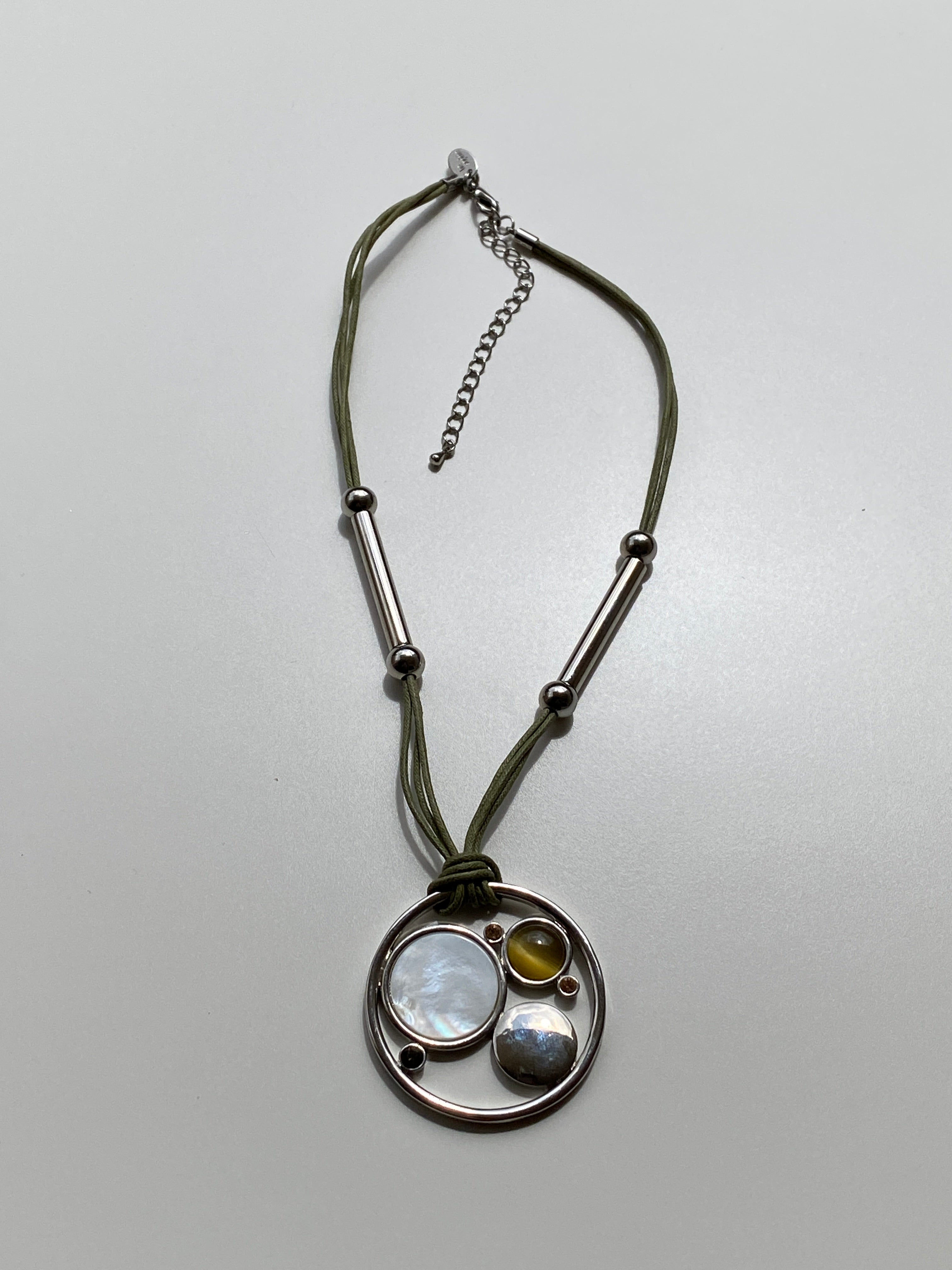 Vintage Y2K Lia Sophia Olive Cord & Gunmetal Multi-Stone Circle Pendant Necklace