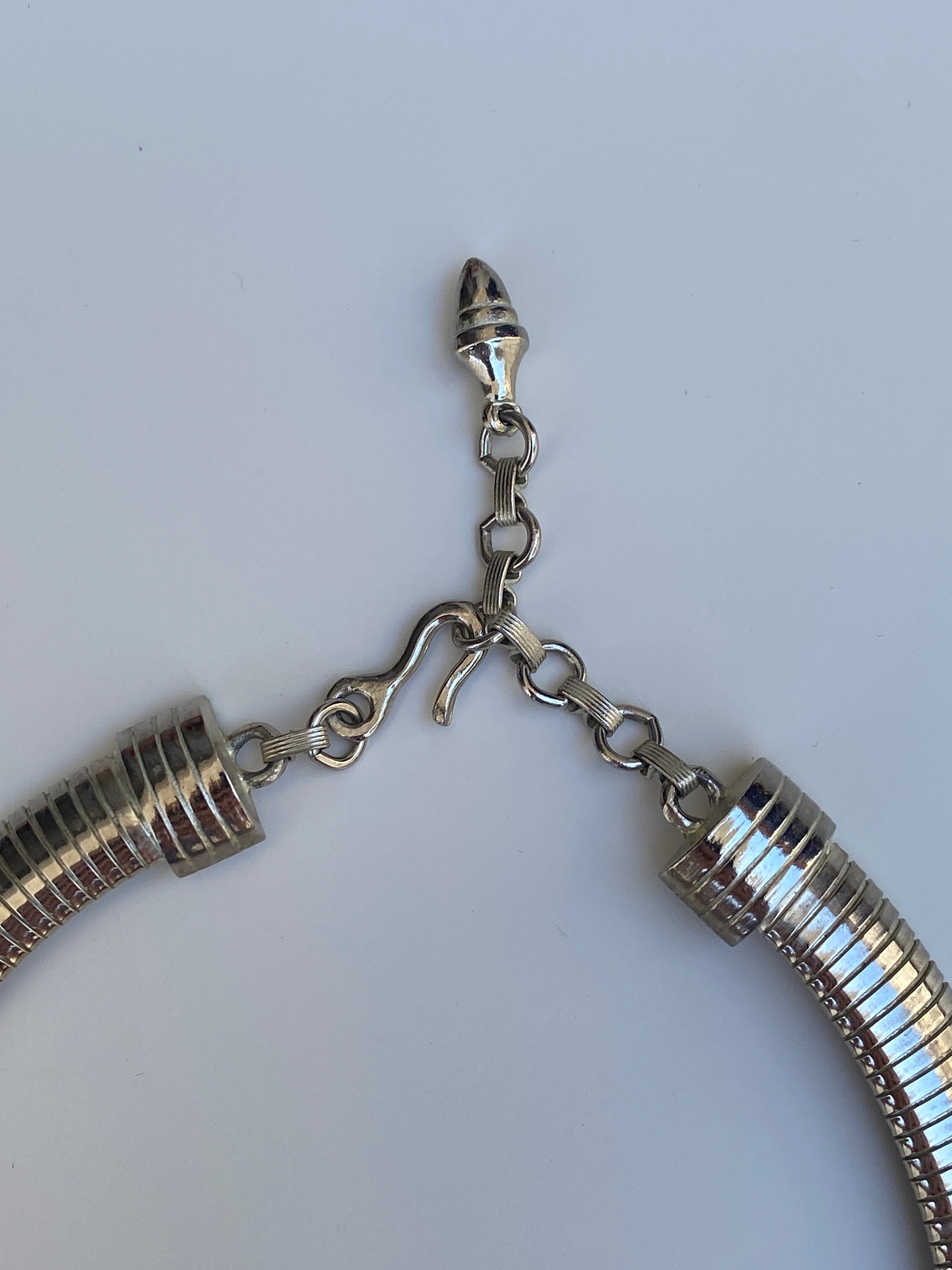 Vintage 1990s Silver-Tone Omega Ribbed Collar Choker Necklace