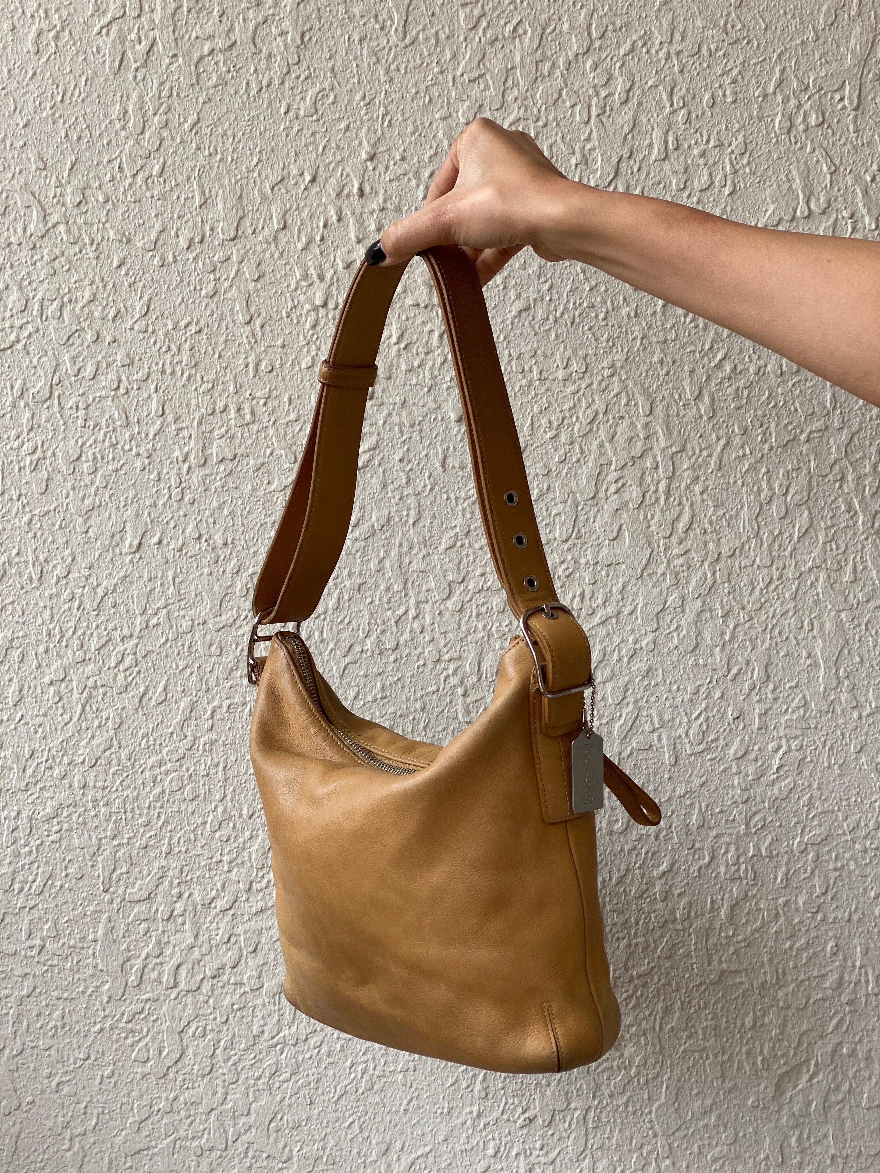 Vintage Coach Tan Leather Shoulder Bag Classic Hobo Style MS2-9326 Purse