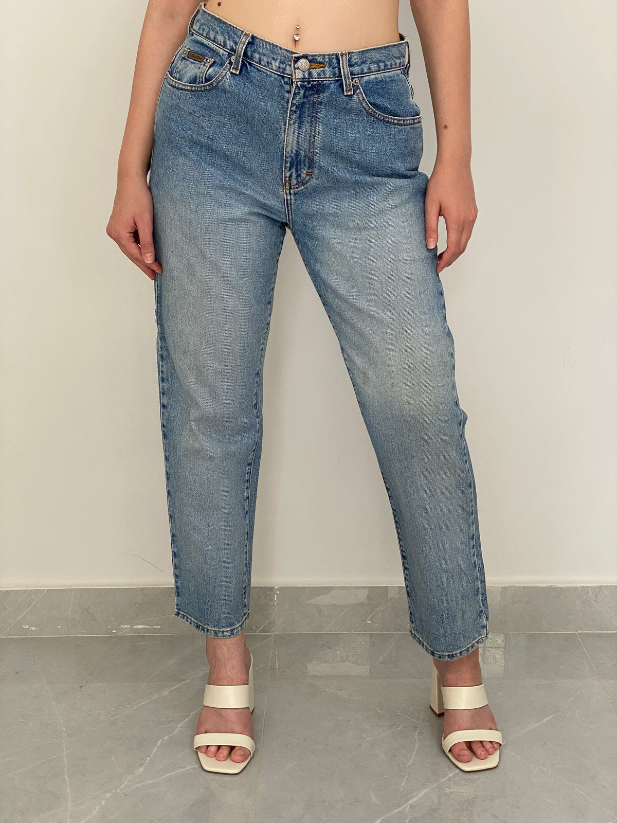 Vintage 90s Calvin Klein Light Wash High-Waisted Straight Leg Jeans – 40EUR