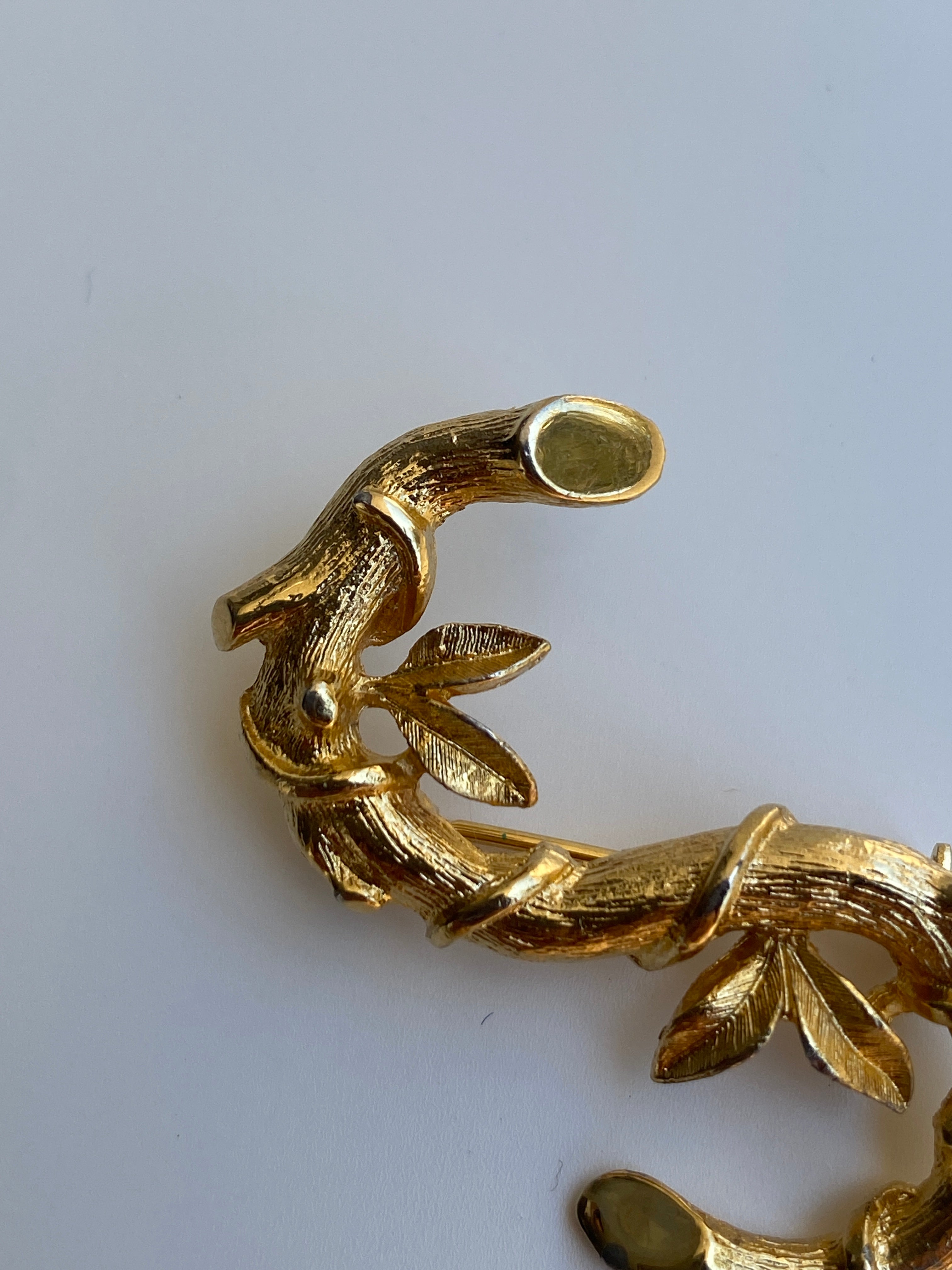 Vintage Sarah Coventry Gold Tone Bamboo Twig Brooch Abstract Nature Pin