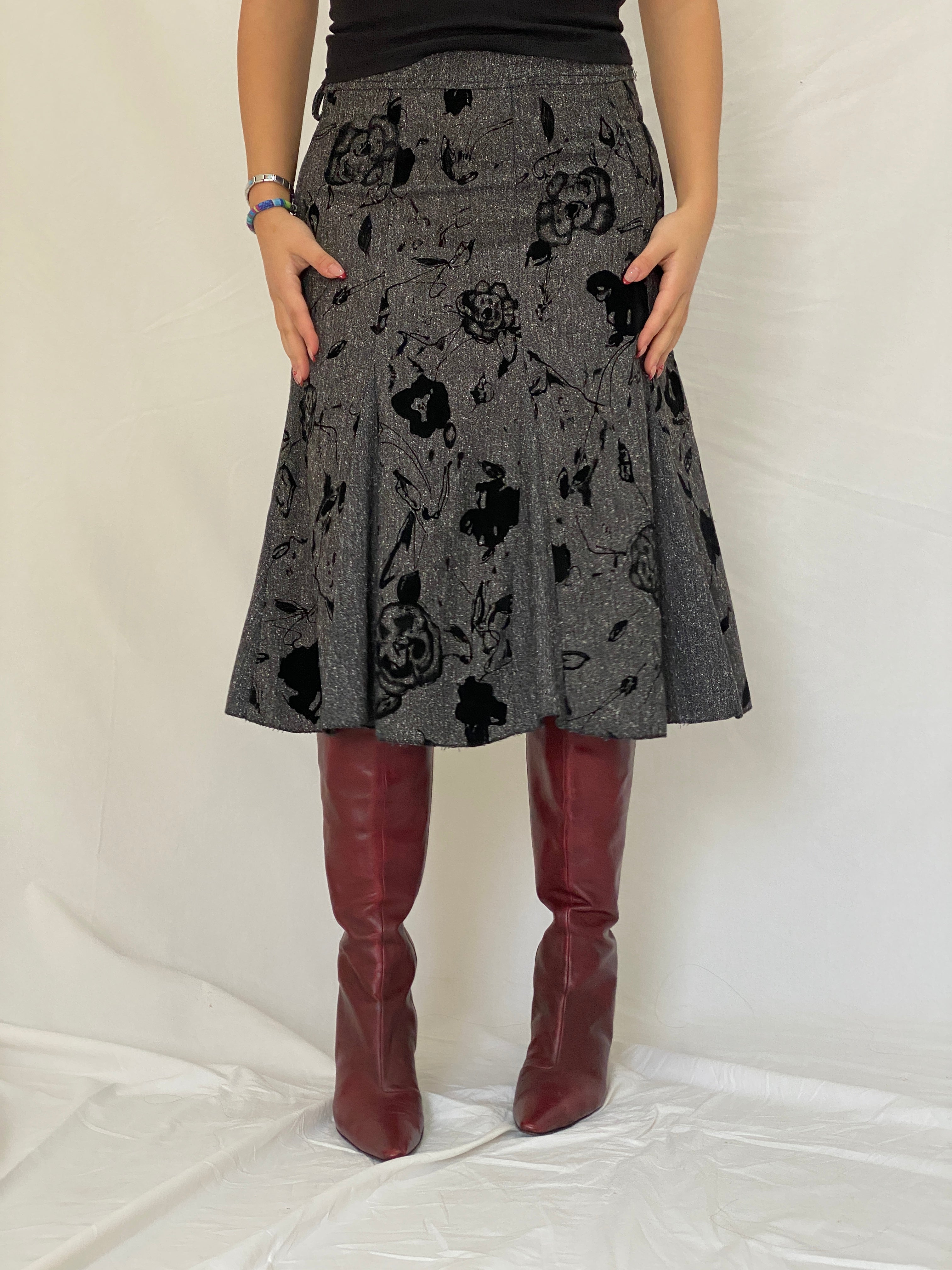 Vintage J&S Gray Flocked Floral Black A-Line Midi Skirt – M