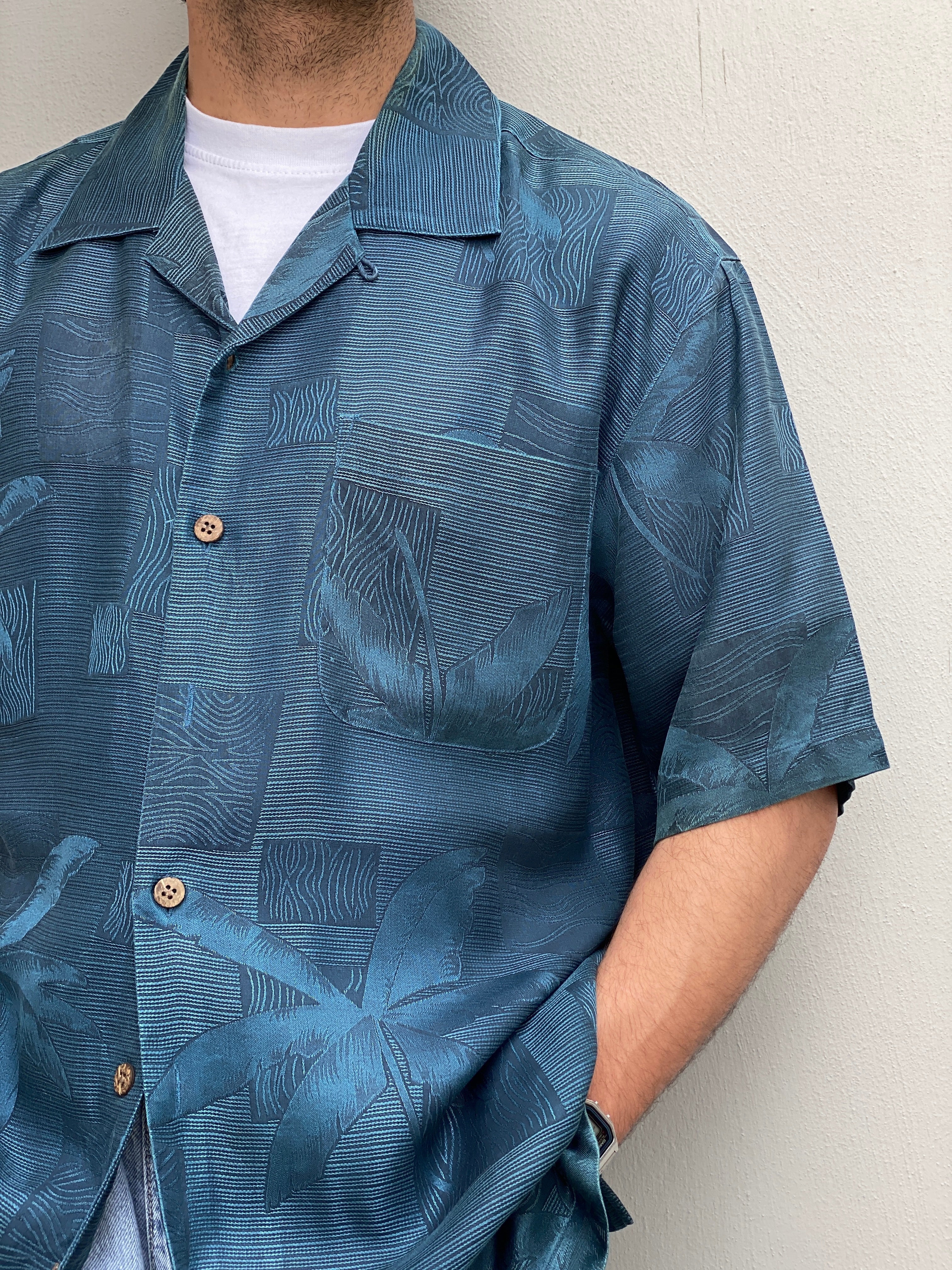 Vintage Tommy Bahama Relax Deep Navy Palm Jacquard Silk Camp Shirt – M